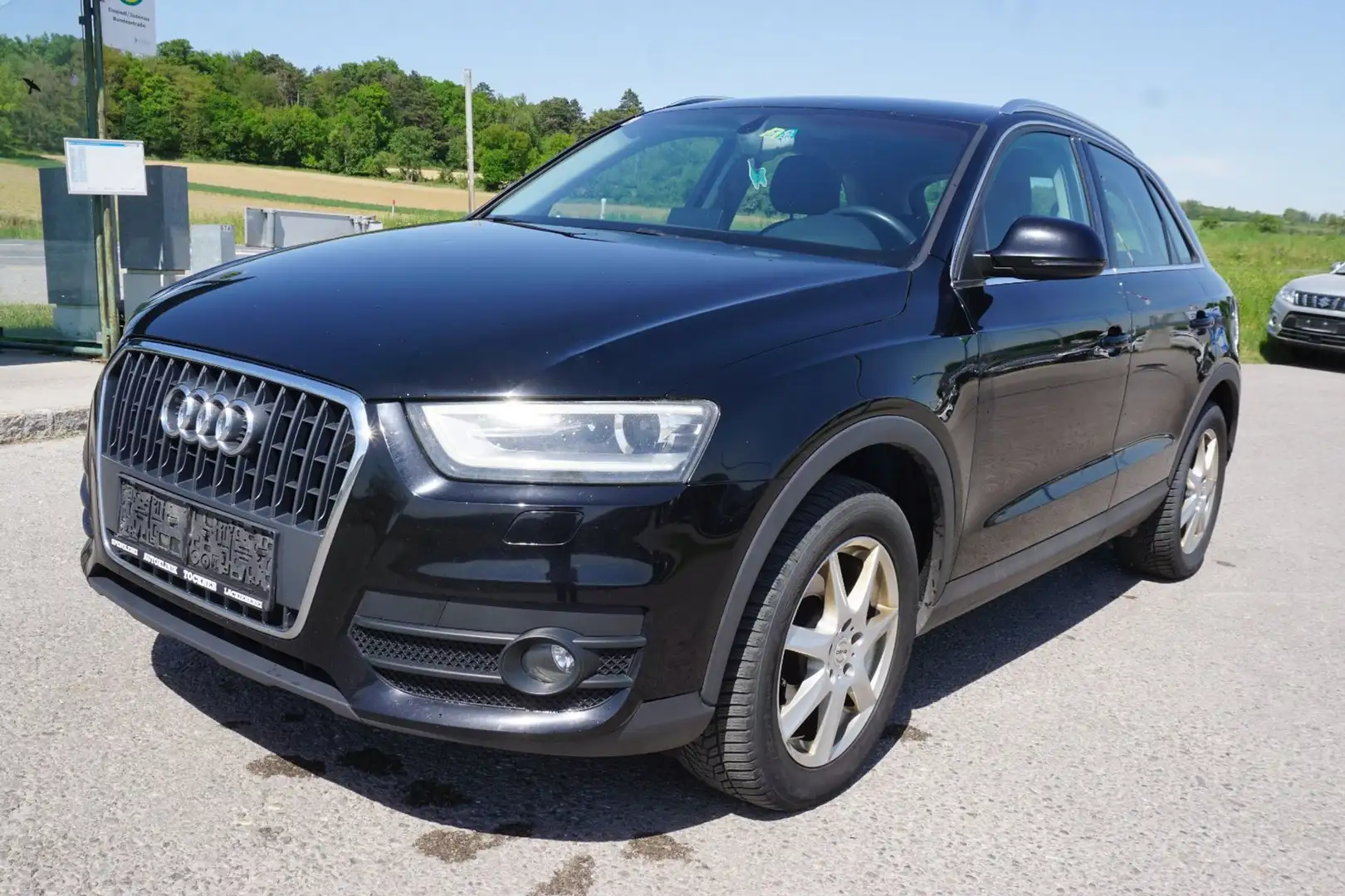 Audi Q3 2.0 TDI quattro Schwarz - 2