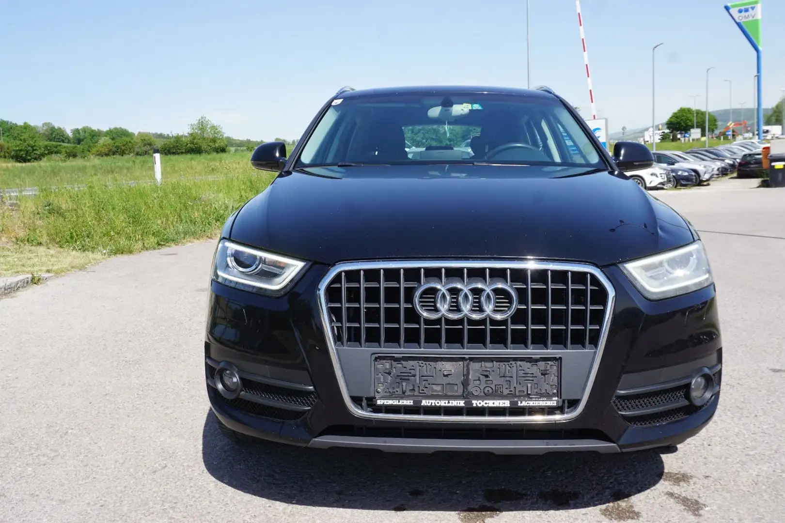 Audi Q3 2.0 TDI quattro Schwarz - 1
