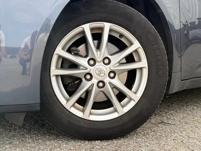 Toyota Avensis view 3
