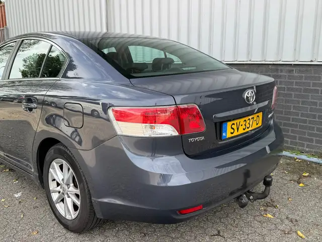 Toyota Avensis view 8