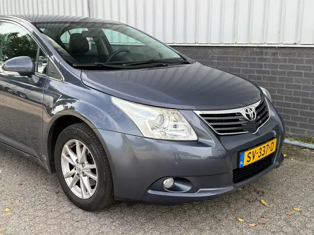 Toyota Avensis view 10