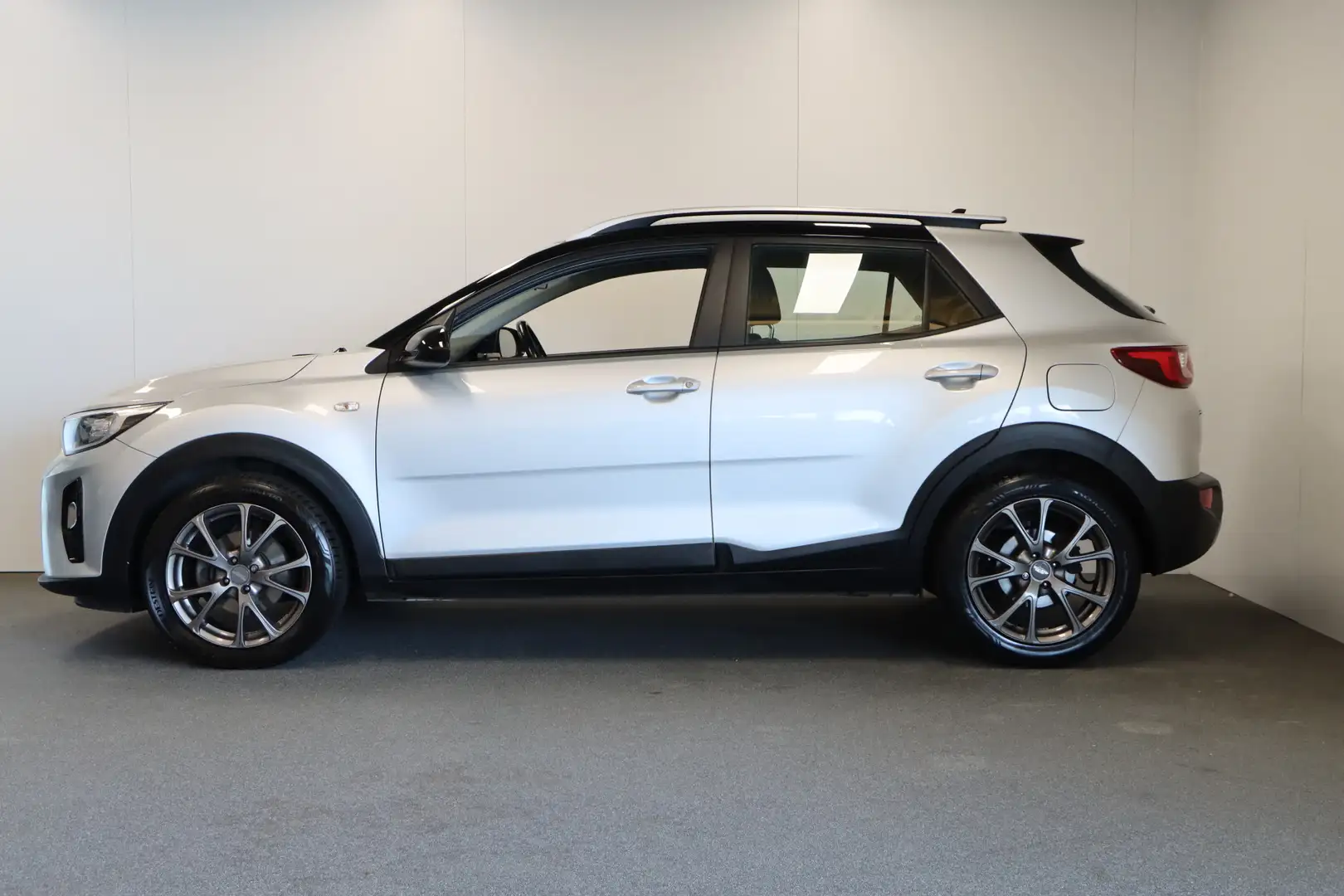Kia Stonic 1.0 T-GDi DynamicLine Grijs - 2