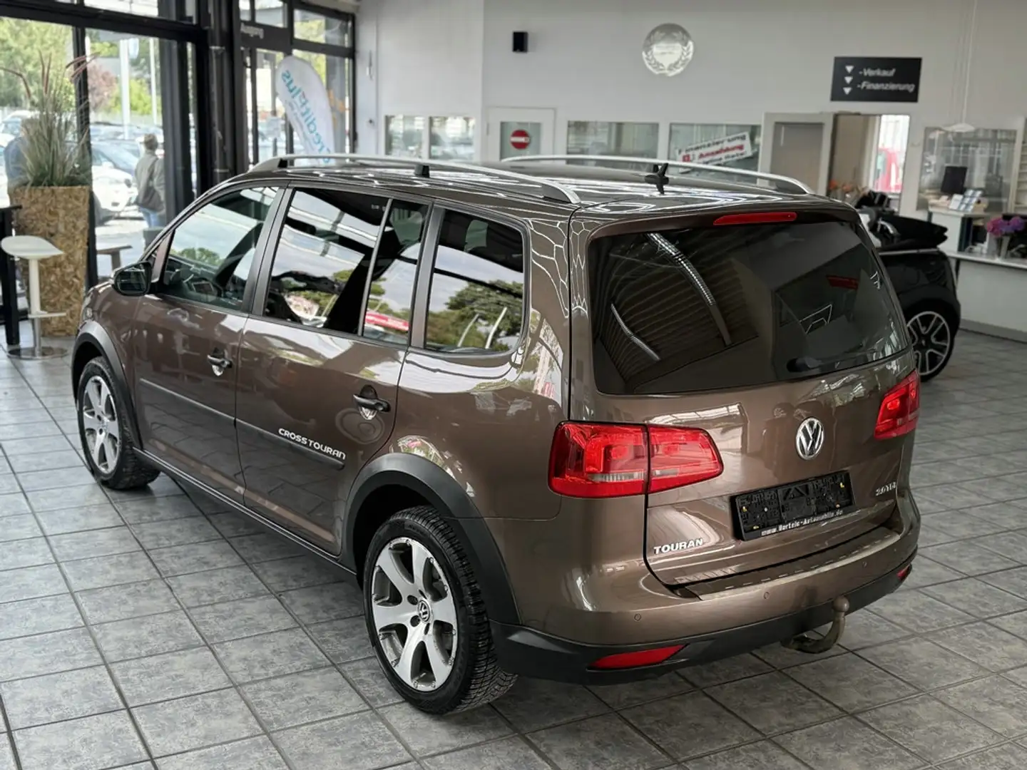 Volkswagen Touran CrossTouran 2.0 TDI, 7-Sitzer, Klima Brown - 2