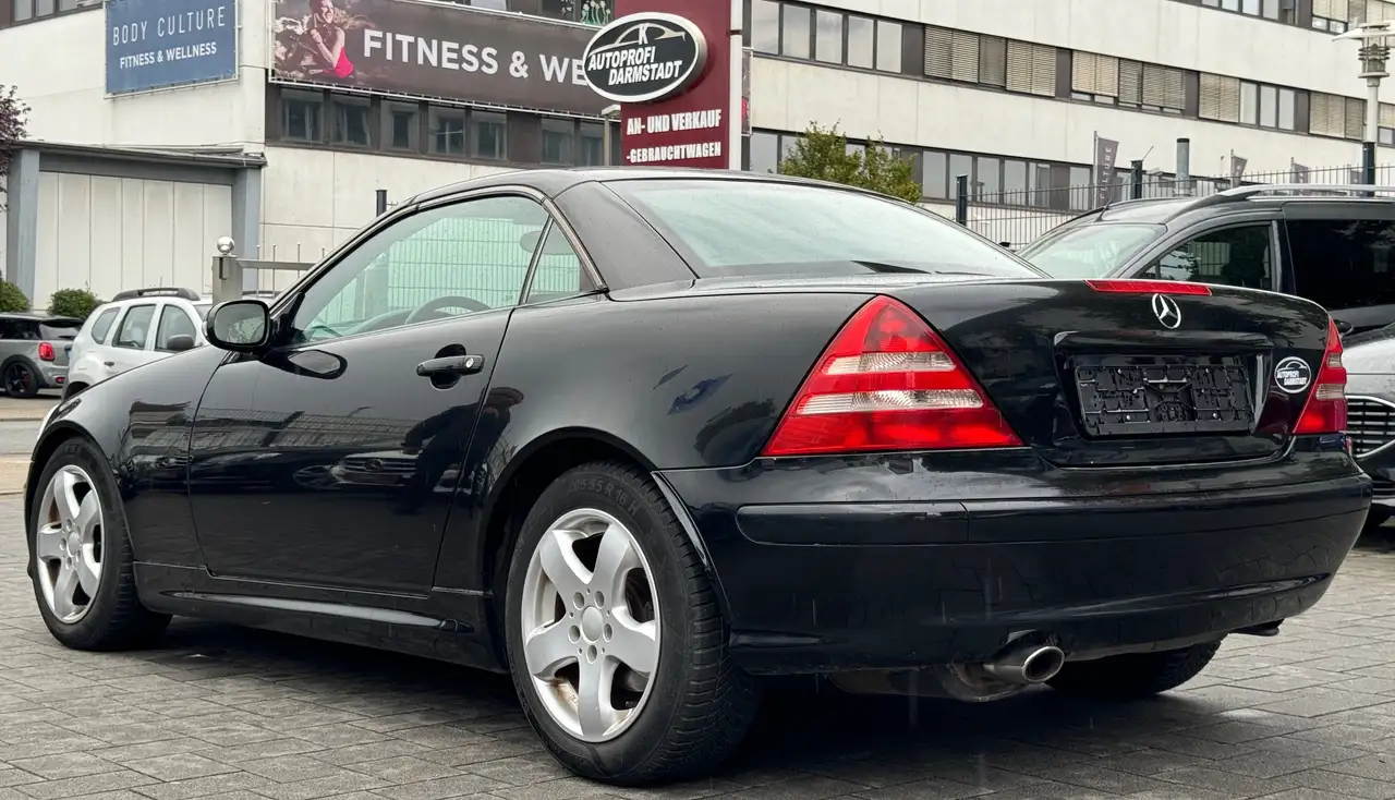 Mercedes-Benz SLK 230
