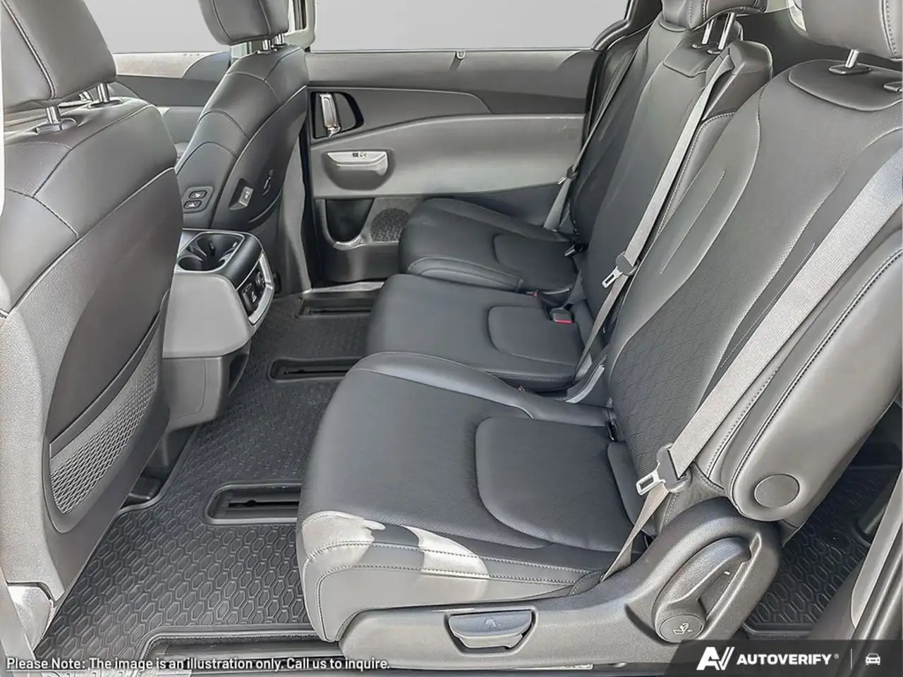 Kia Carnival снимка Kia Carnival