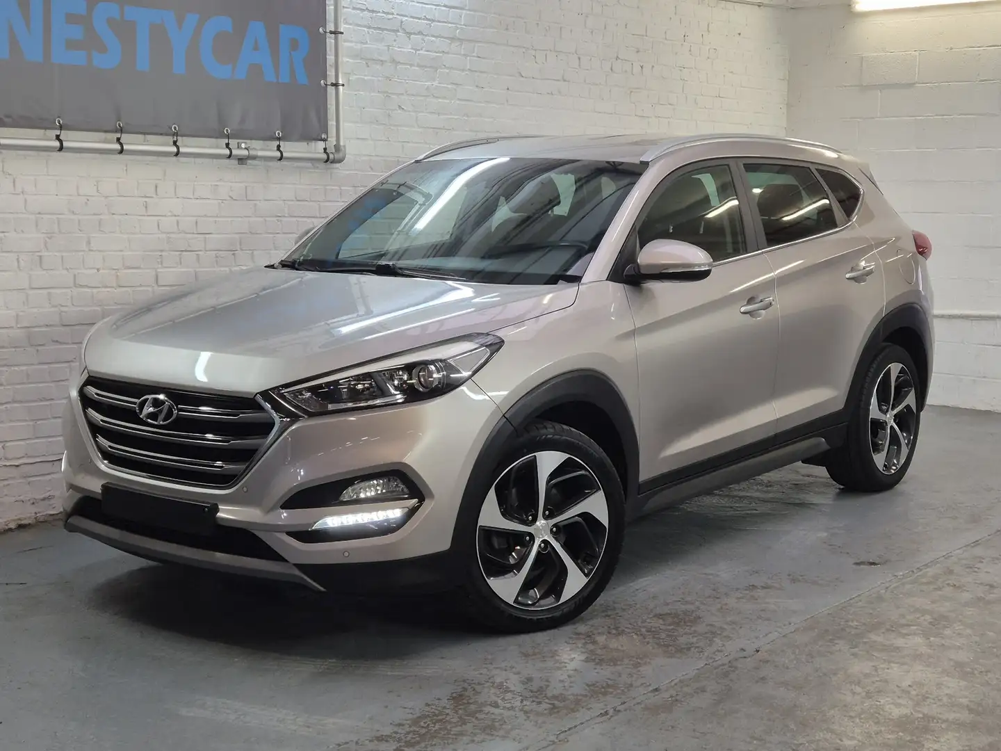 Hyundai TUCSON Tucson 1.7 CRDi Autom.-1 prop.-Etat exceptionnel ! Beige - 2