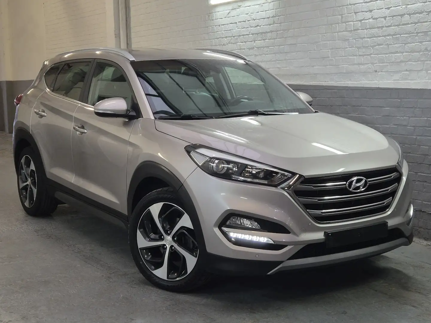 Hyundai TUCSON Tucson 1.7 CRDi Autom.-1 prop.-Etat exceptionnel ! Beige - 1