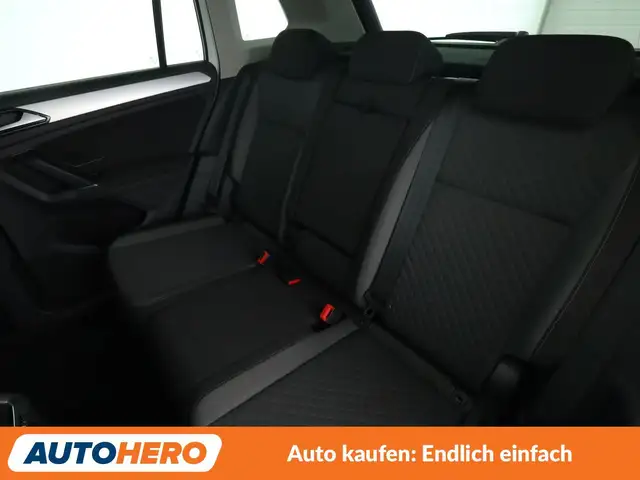Volkswagen Tiguan view 14