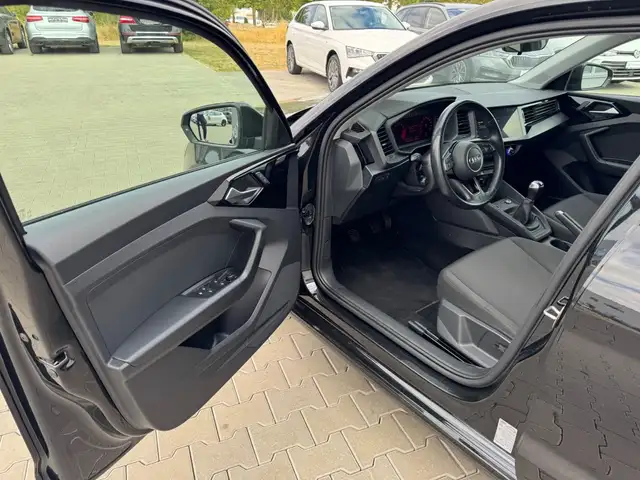 Audi A1 view 8