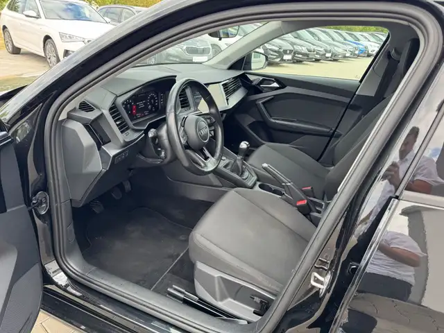 Audi A1 view 9