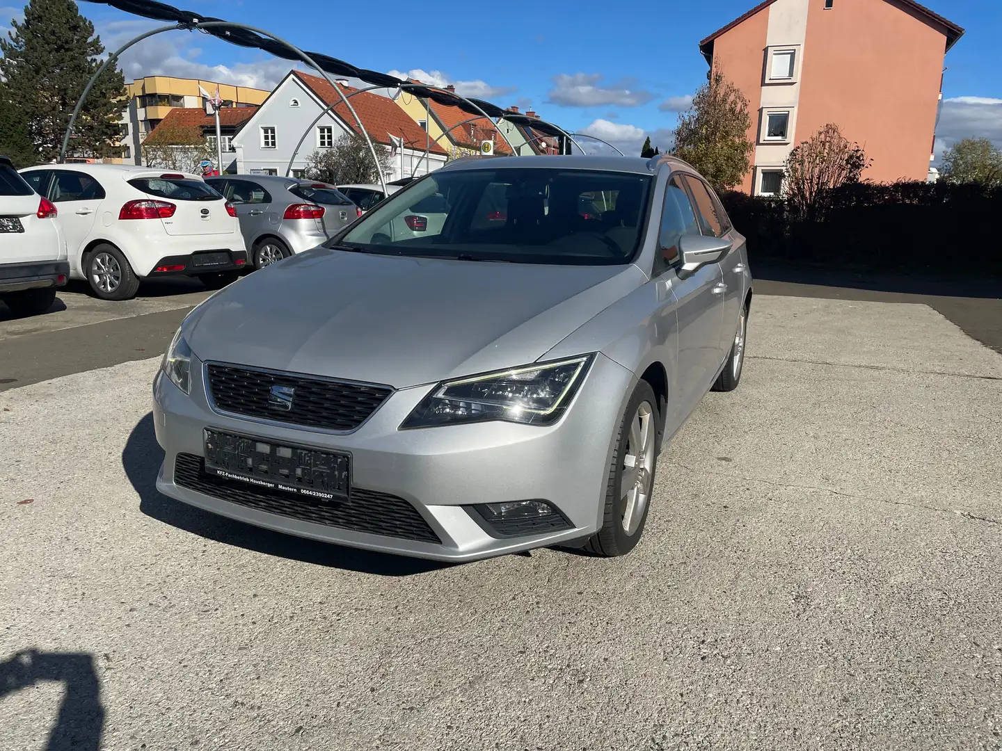 SEAT Leon Style Silber - 1