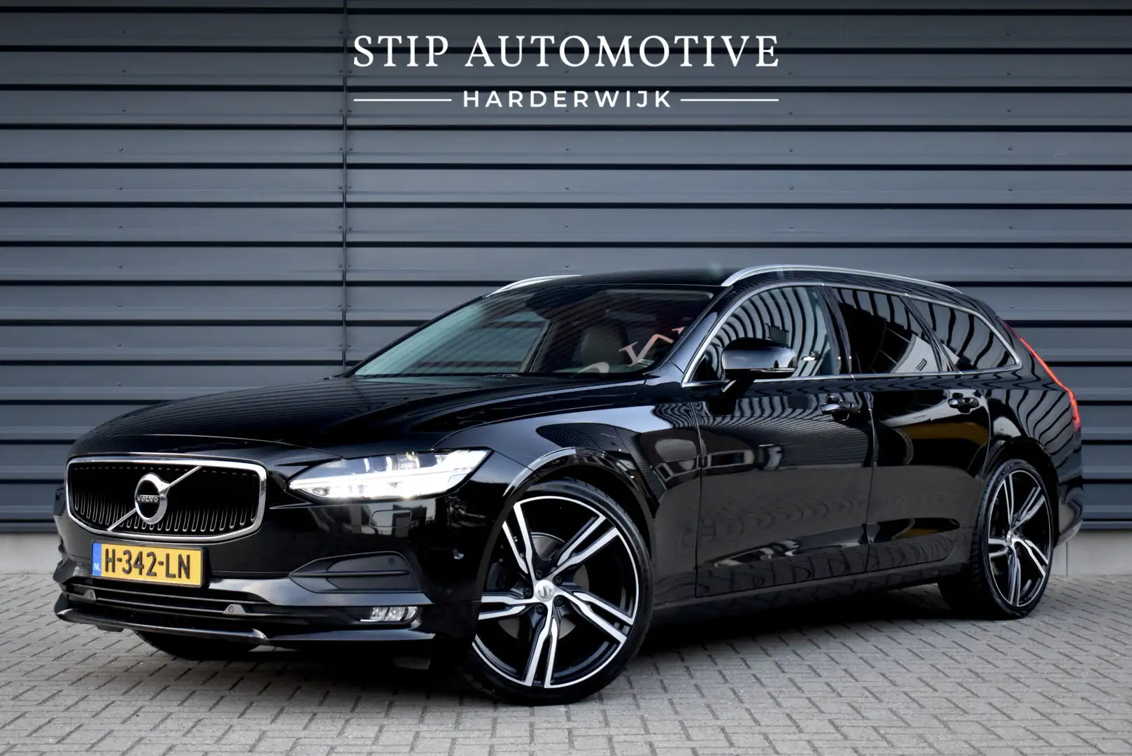 Volvo V90 2.0 D4 Momentum | 21'' R-Design Velgen | Trekhaak Siyah - 1