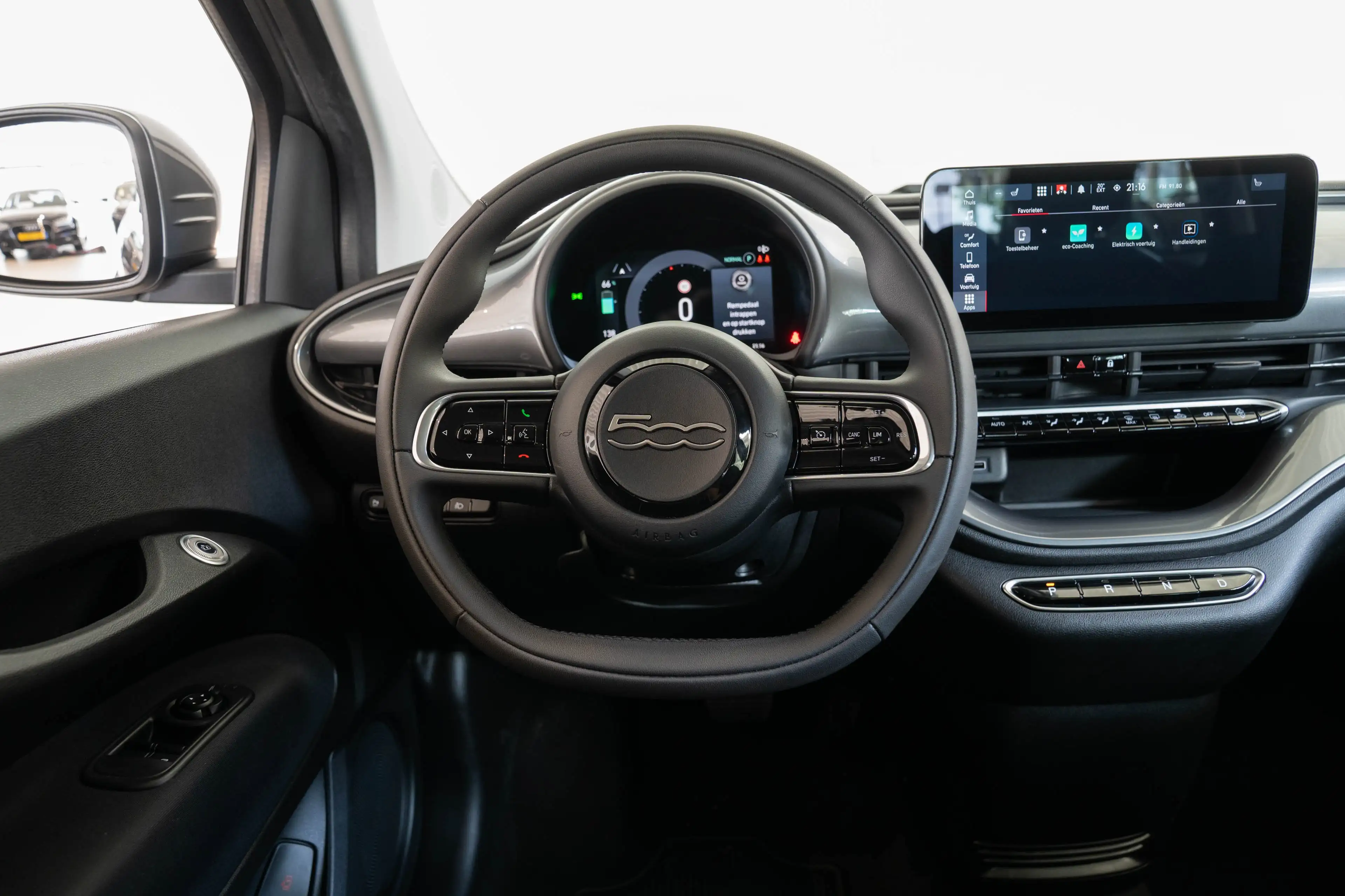Fiat 500e Icon 42 kWh | Camera | Stoelverwarming | Apple Car — photo 33