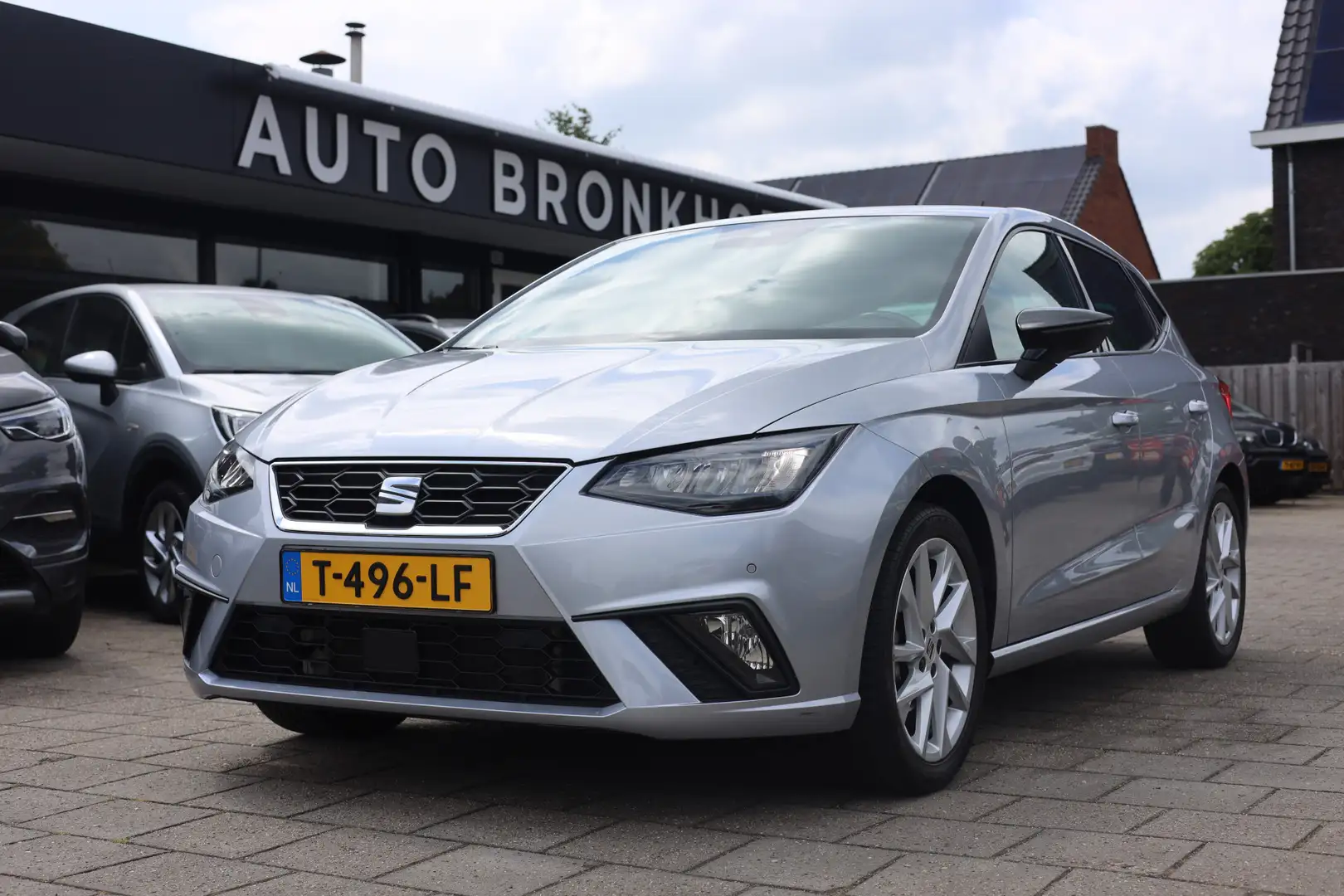 SEAT Ibiza 1.0 ECOTSI FR AUT | NAVI | CAMERA | CARPLAY Grijs - 1