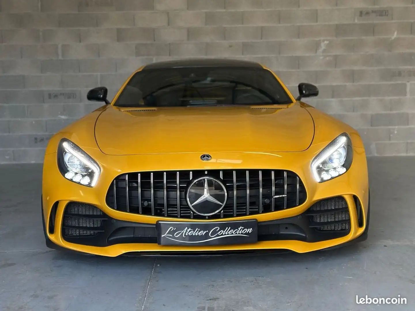 Mercedes-Benz AMG GT Mercedes Benz GTR 4.0l V8 bi-turbo Track Pack Toit Jaune - 2