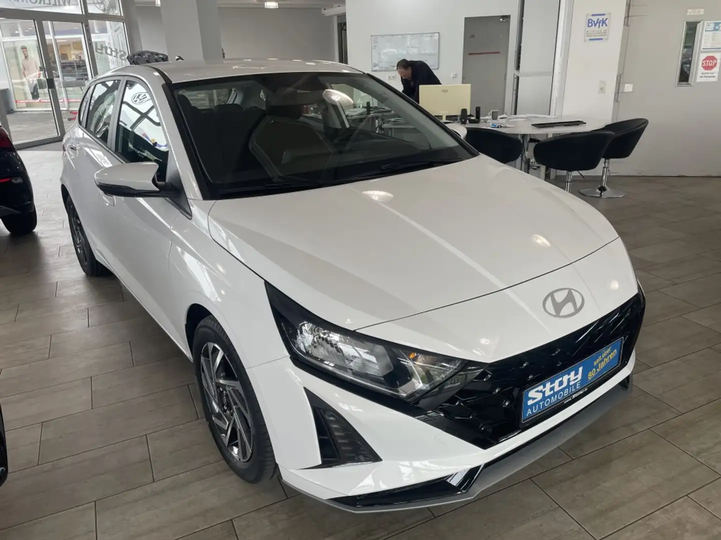 Hyundai i20 1.0 T-GDI Facelift Navi Kamera Alu PDC SHZ Weiß - 1