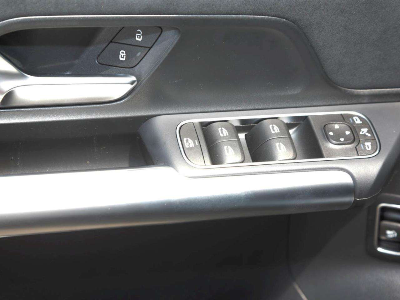Mercedes-Benz GLA 220