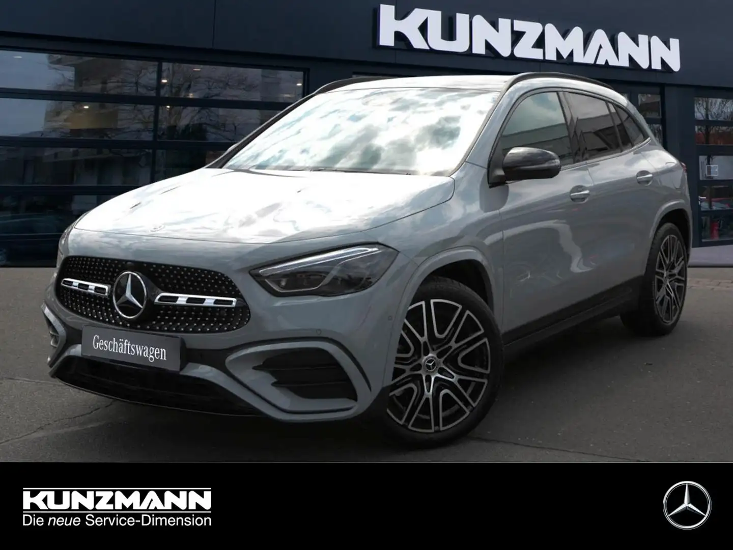 Mercedes-Benz GLA 220 d 4MATIC AMG Night Panorama Kamera AHK Grau - 1