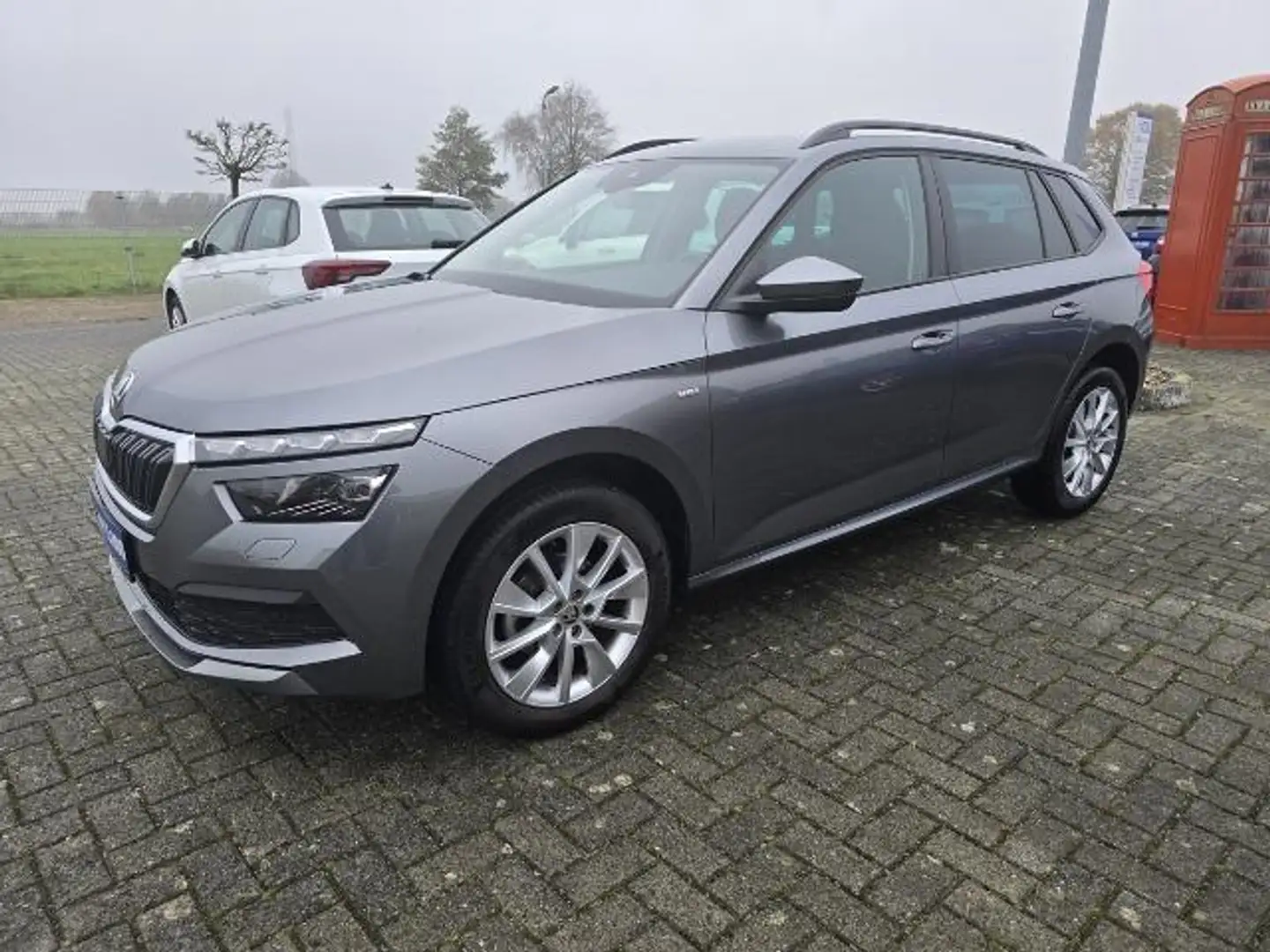 Skoda Kamiq 1.0 Tour Ambition DSG 7-Gang Navi Klima... Grau - 2