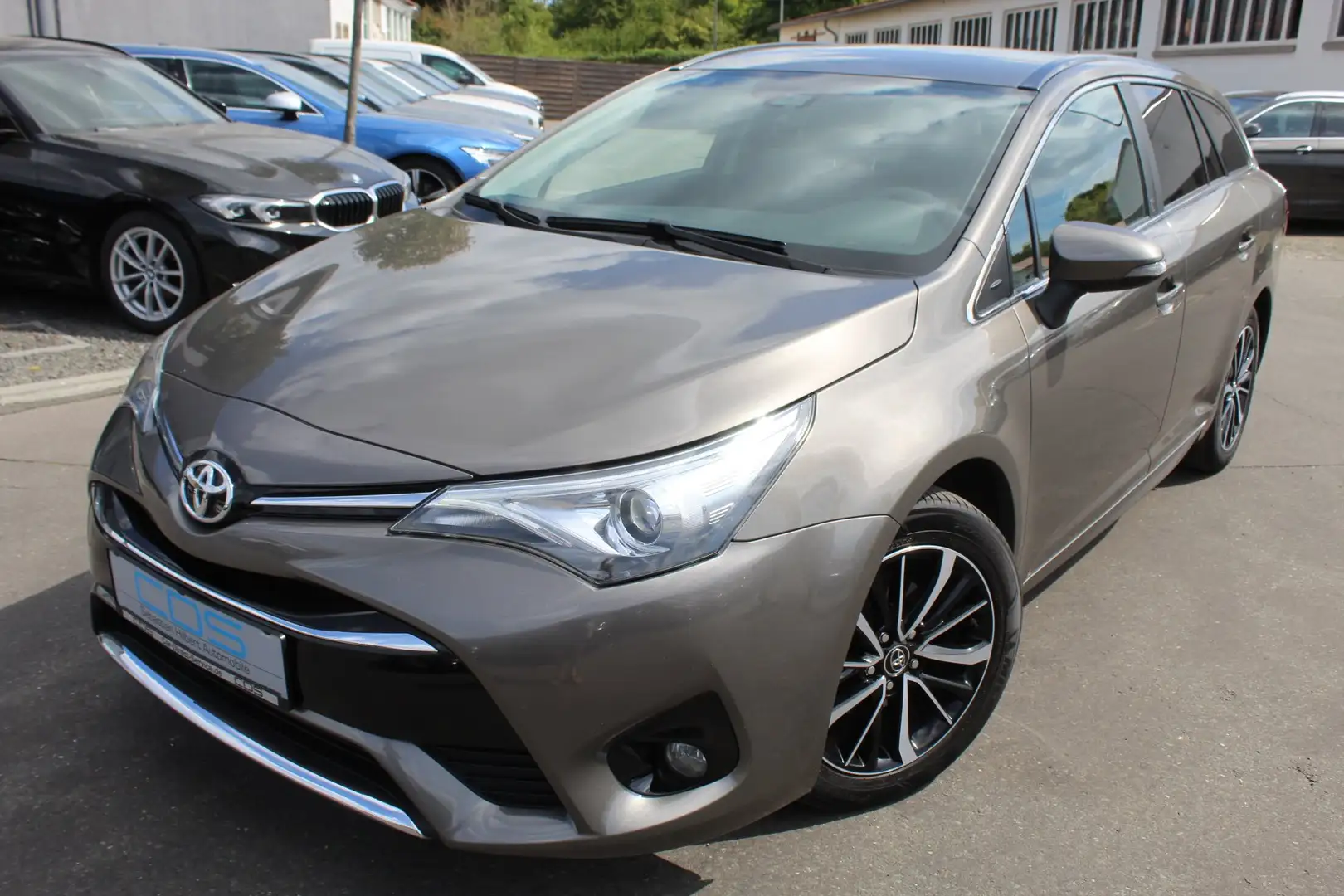 Toyota Avensis Touring Sports Team D +Kamera+Sitzh.+NAVI+Tempo.+ Grau - 2