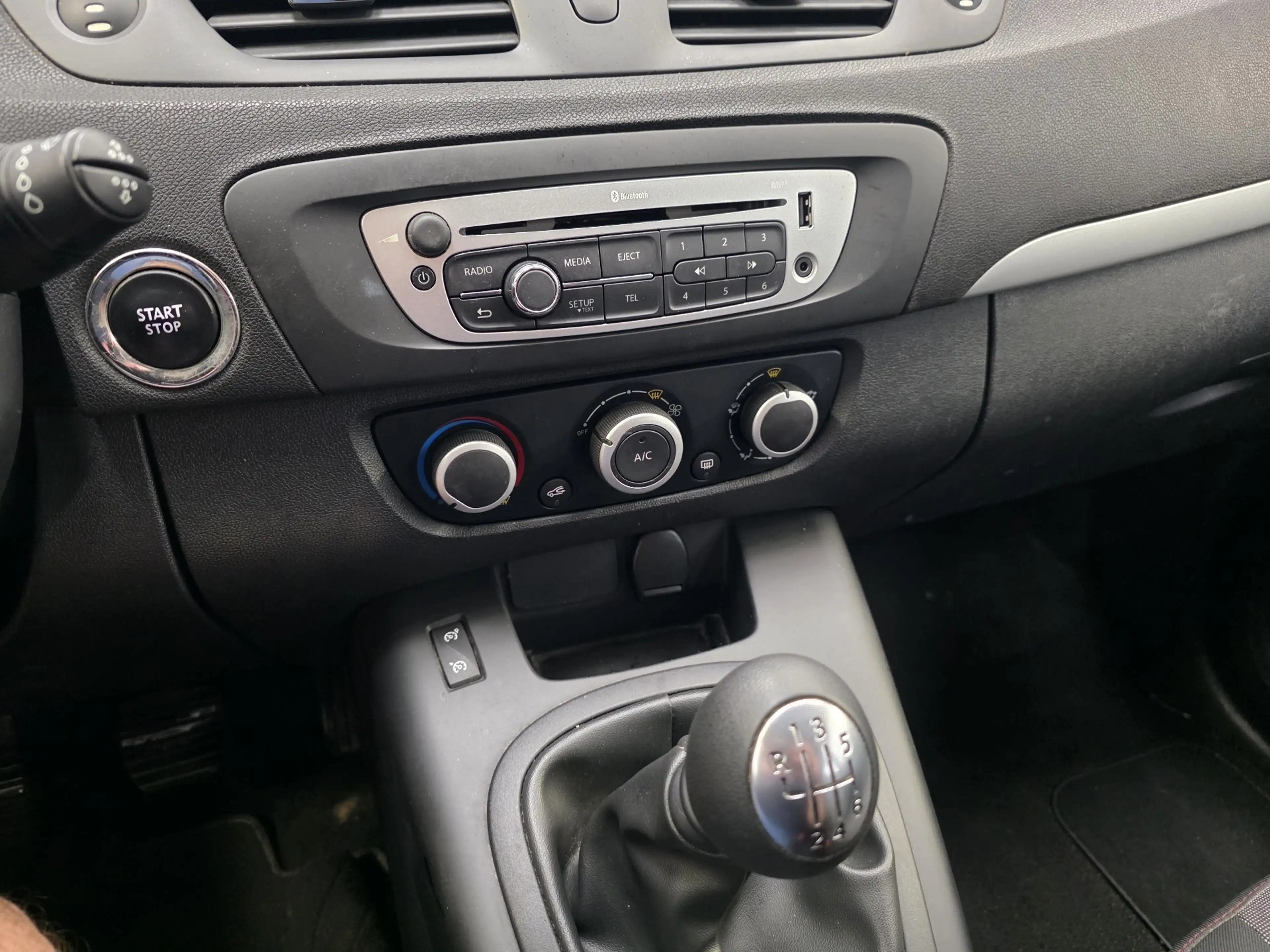 Renault Grand Scenic Grand Scénic 1.5 dCi Energy Intens 7pl. — photo 11