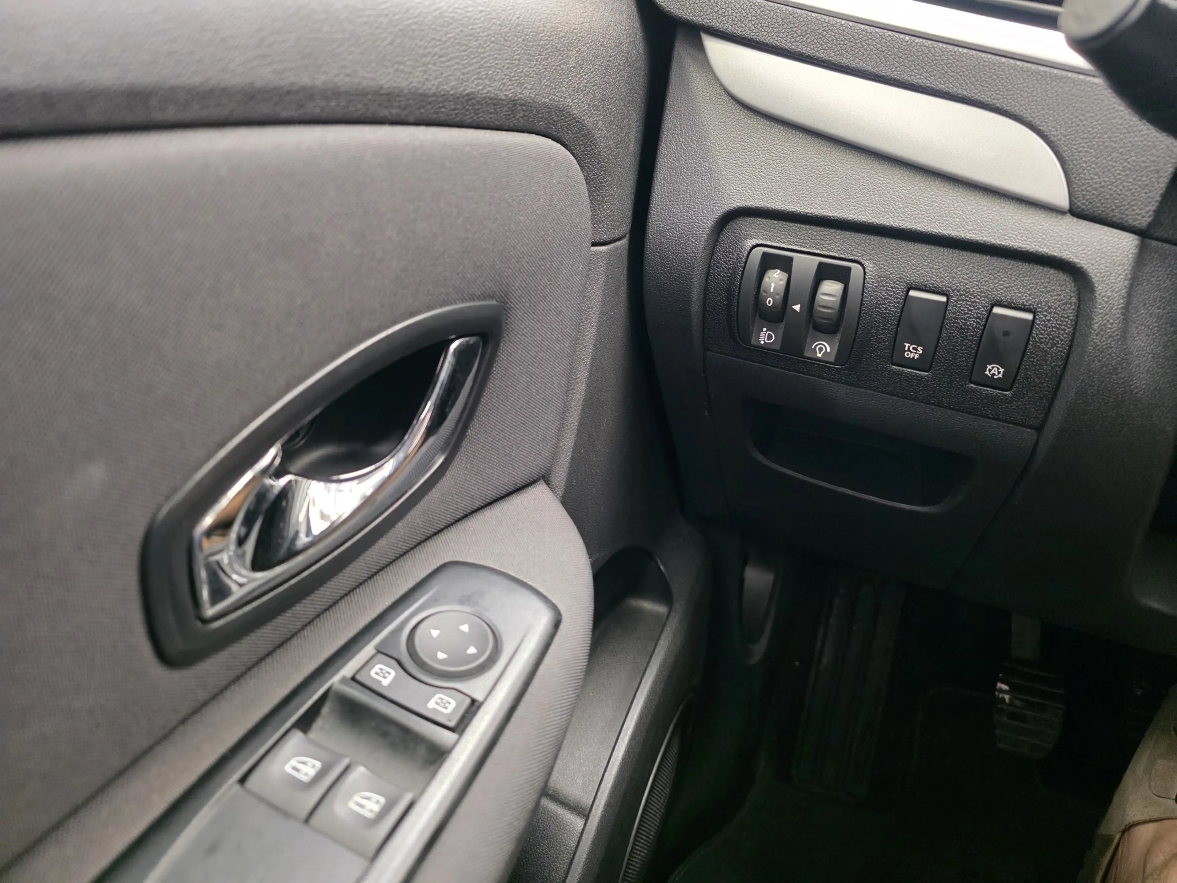 Renault Grand Scenic Grand Scénic 1.5 dCi Energy Intens 7pl. — photo 12