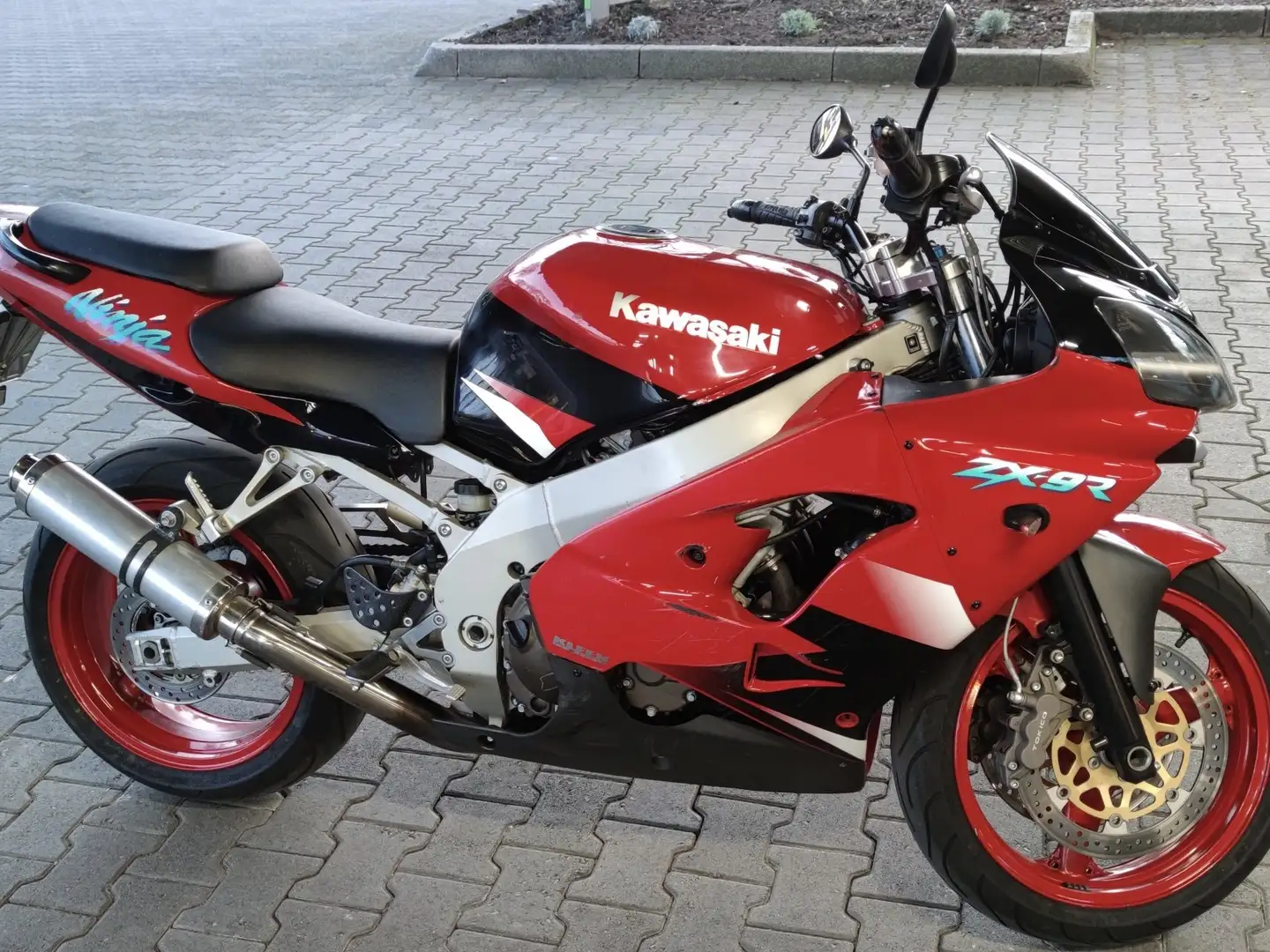 Kawasaki Ninja ZX-9R Rot - 2