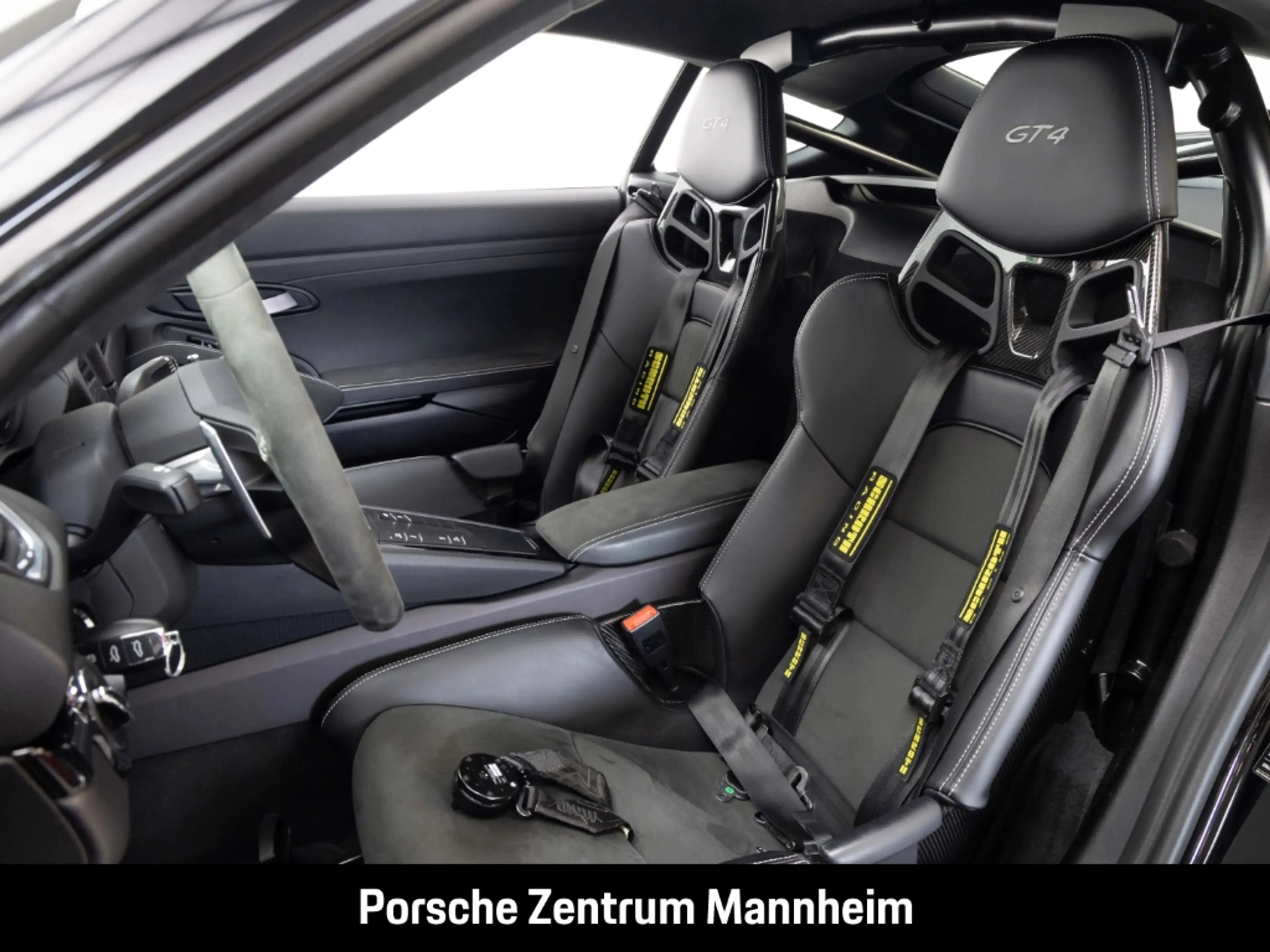 Porsche Cayman 718 GT4 — photo 5