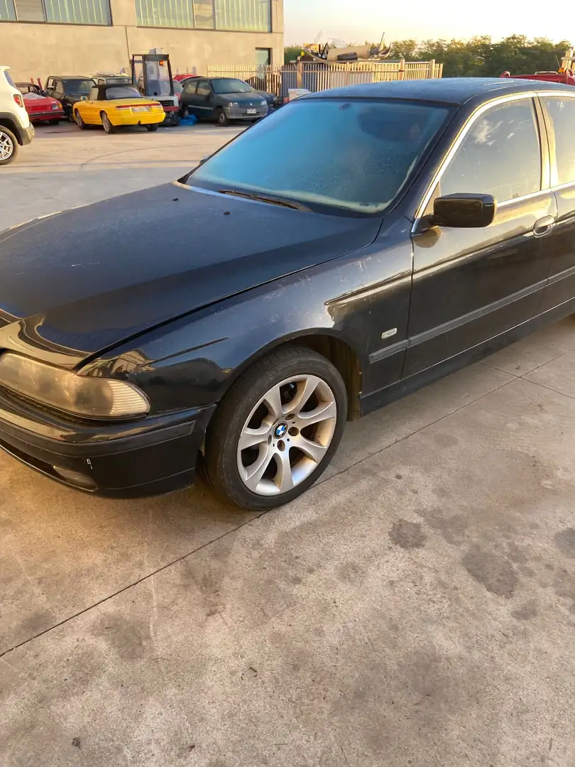BMW 525 Noir - 1