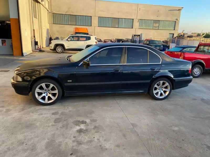 BMW 525