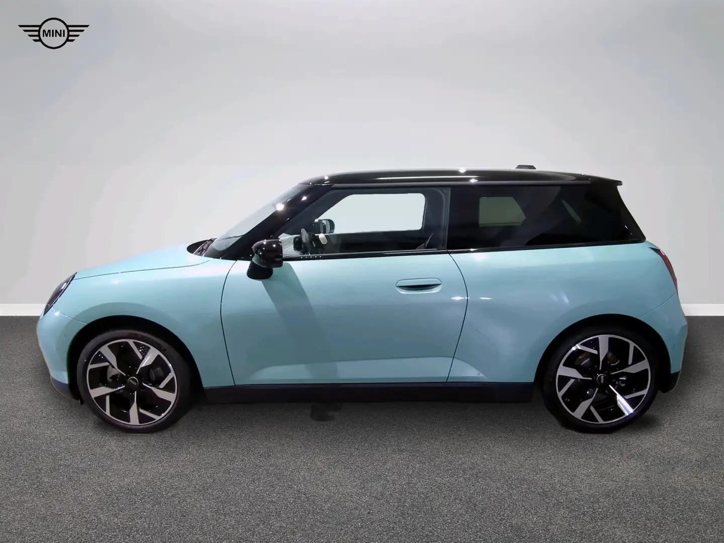 MINI Cooper E J01 HC0 Vert - 2