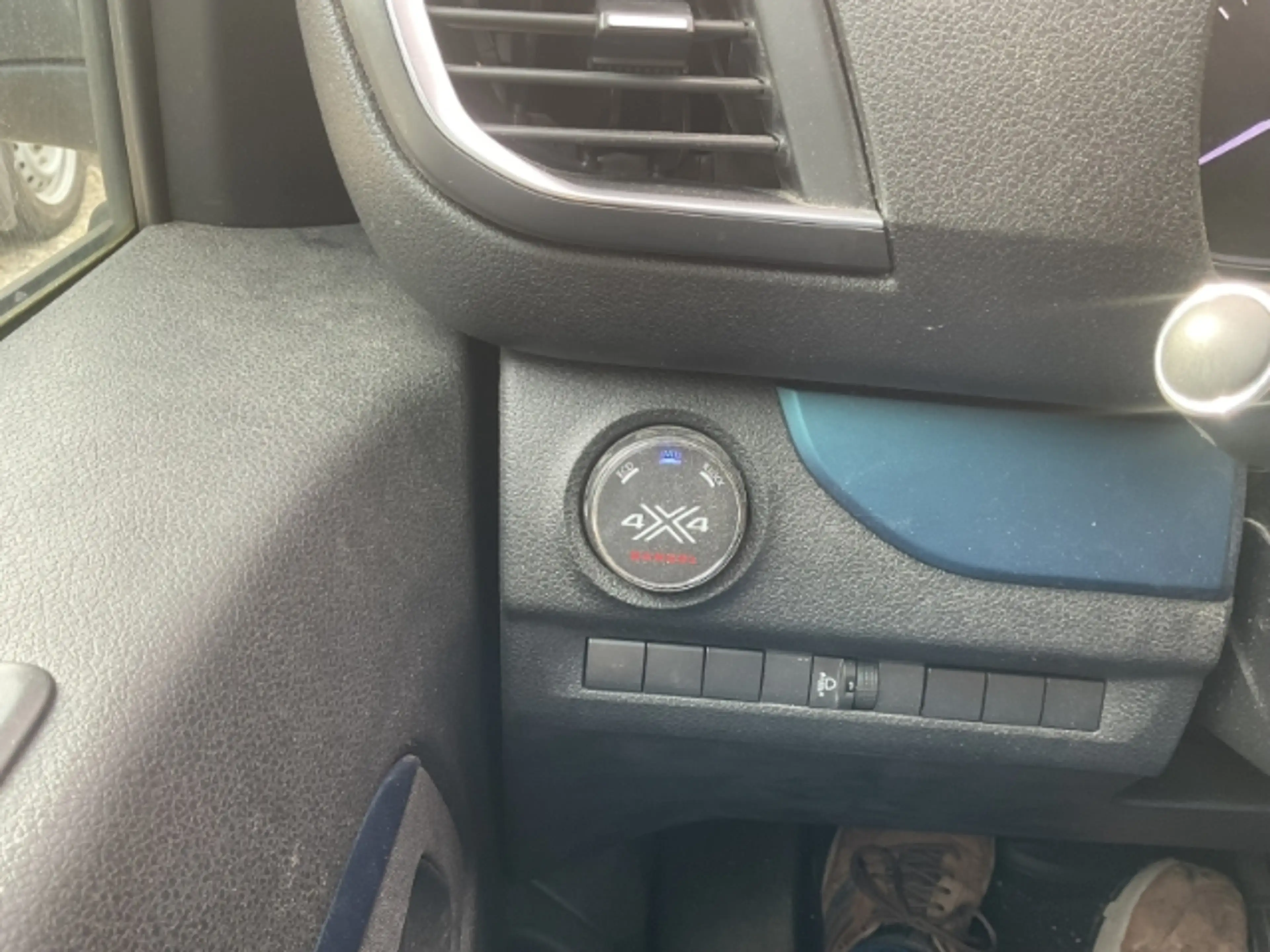 Peugeot Traveller Active L2 Dangel 4x4 AHK Navi DAB SHZ Totwinkelass — photo 9