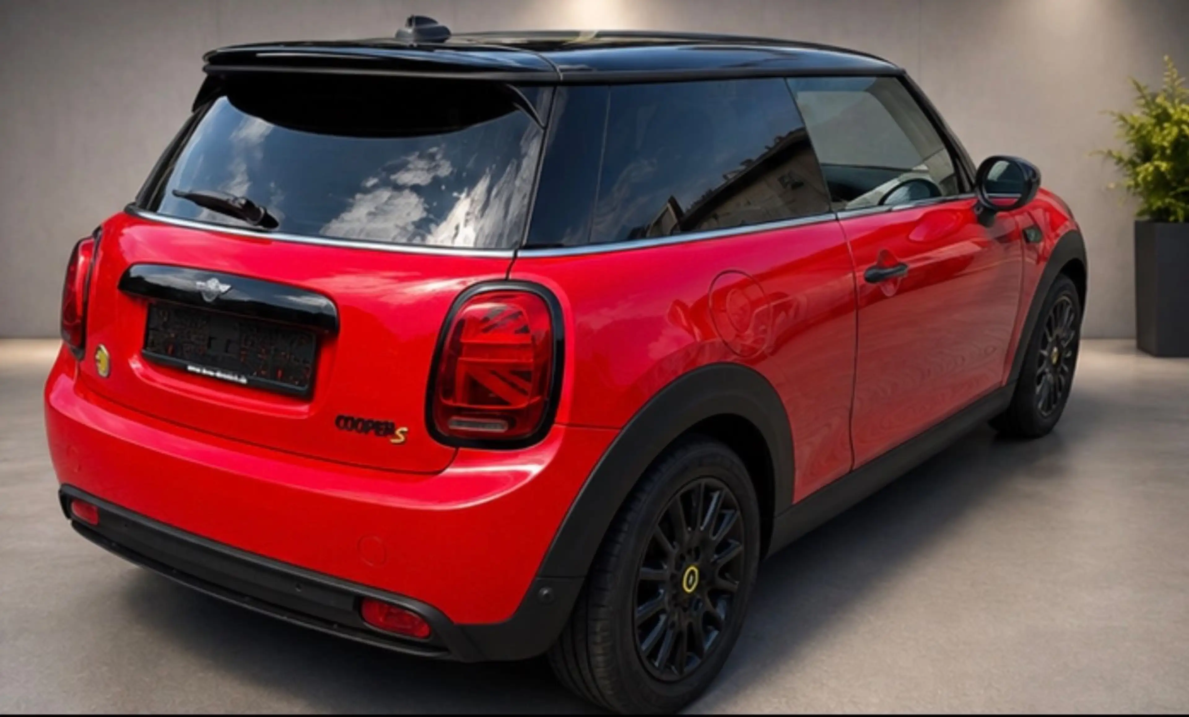 MINI Cooper SE Pano HUD Navi LED KAM DAB H/K Kom — photo 5