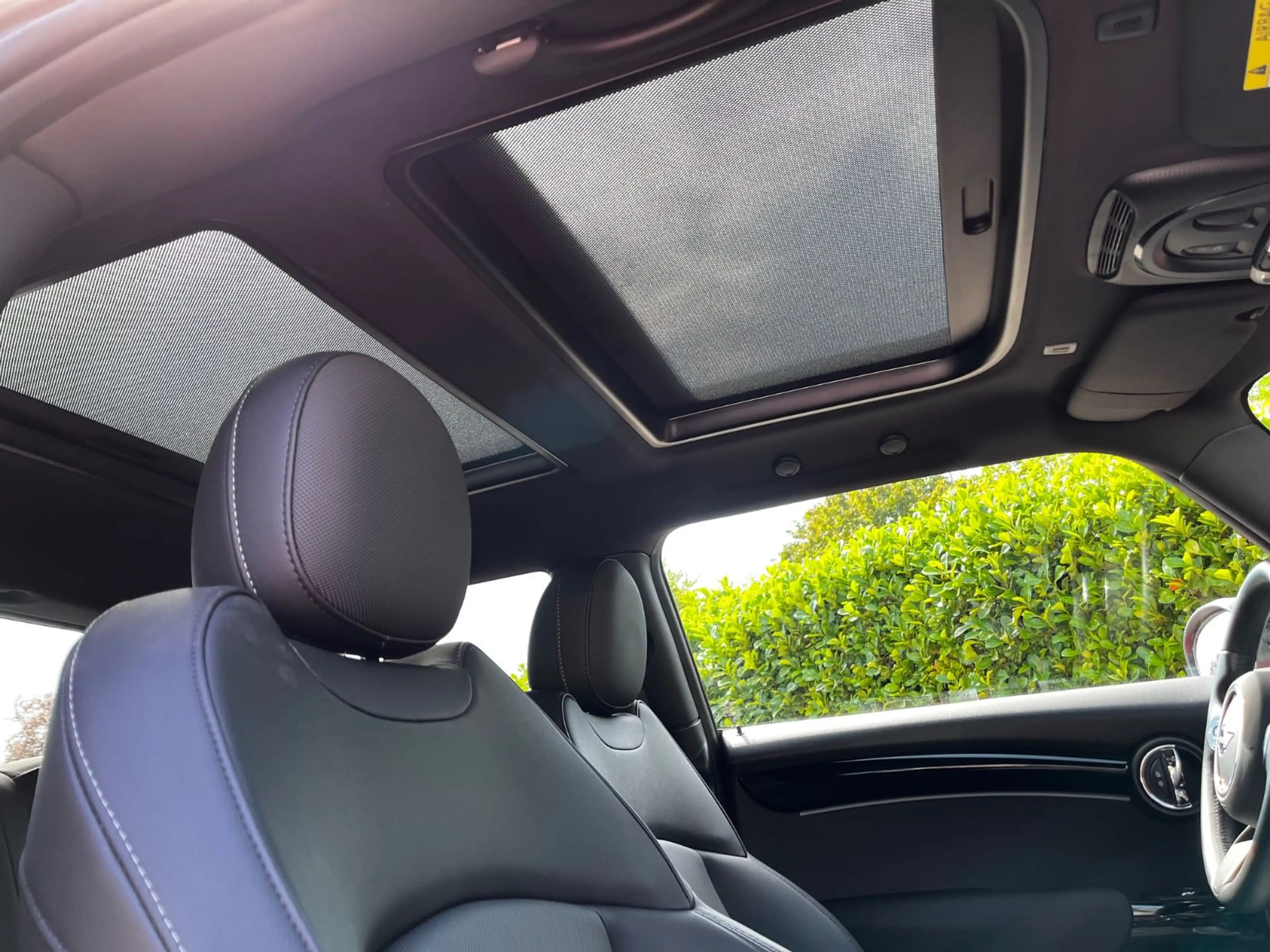 MINI Cooper SE Pano HUD Navi LED KAM DAB H/K Kom — photo 16