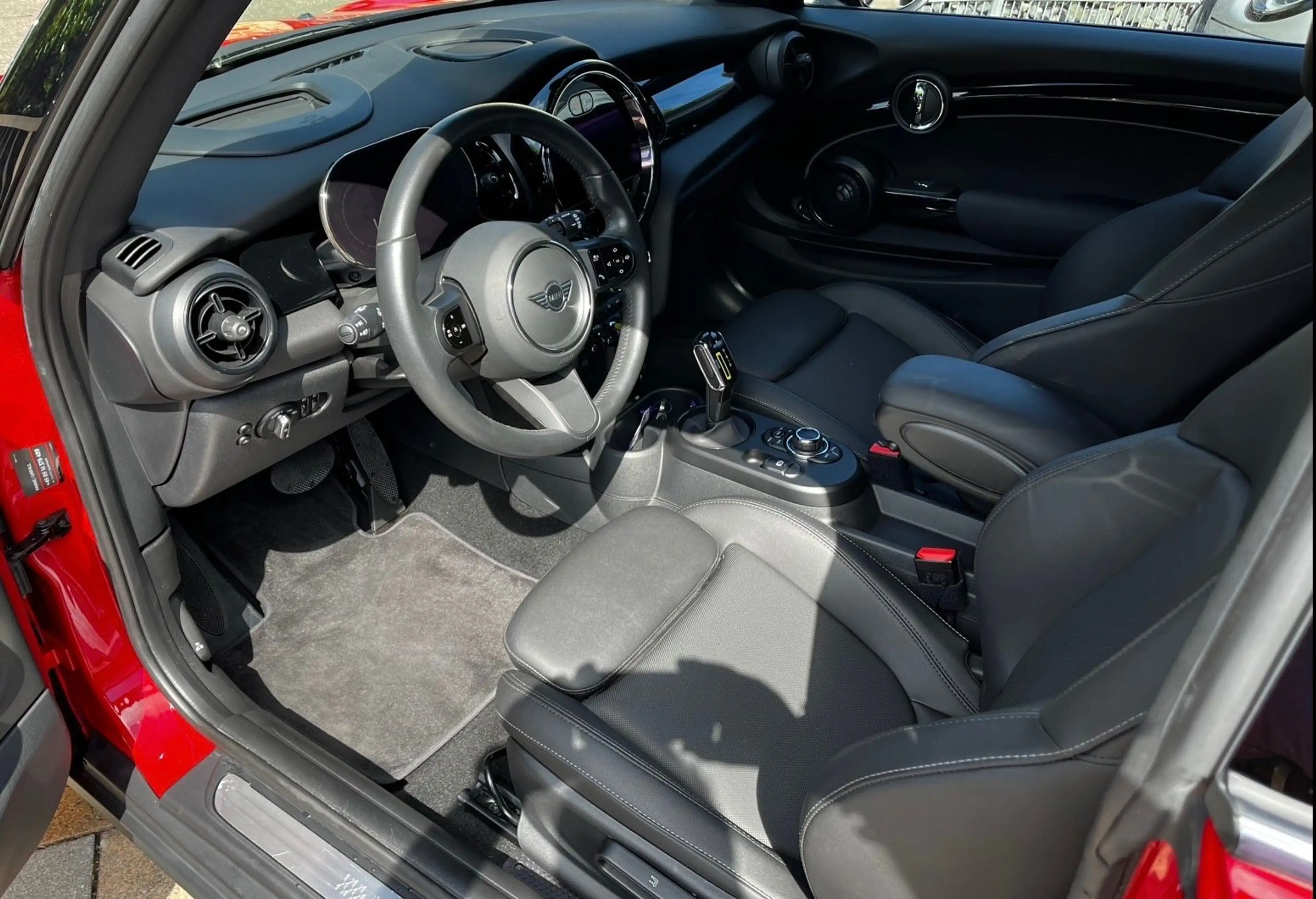 MINI Cooper SE Pano HUD Navi LED KAM DAB H/K Kom — photo 9