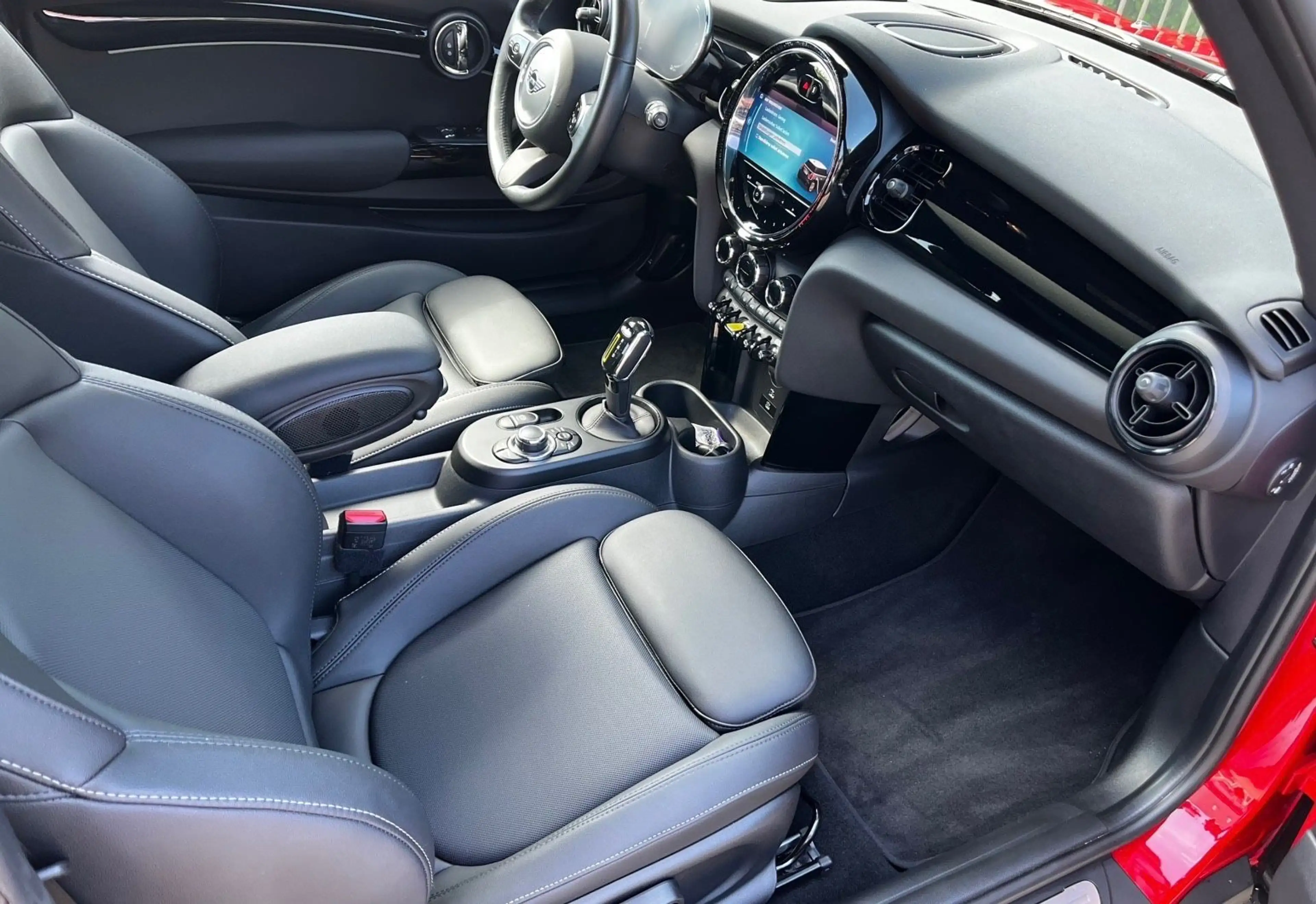 MINI Cooper SE Pano HUD Navi LED KAM DAB H/K Kom — photo 10