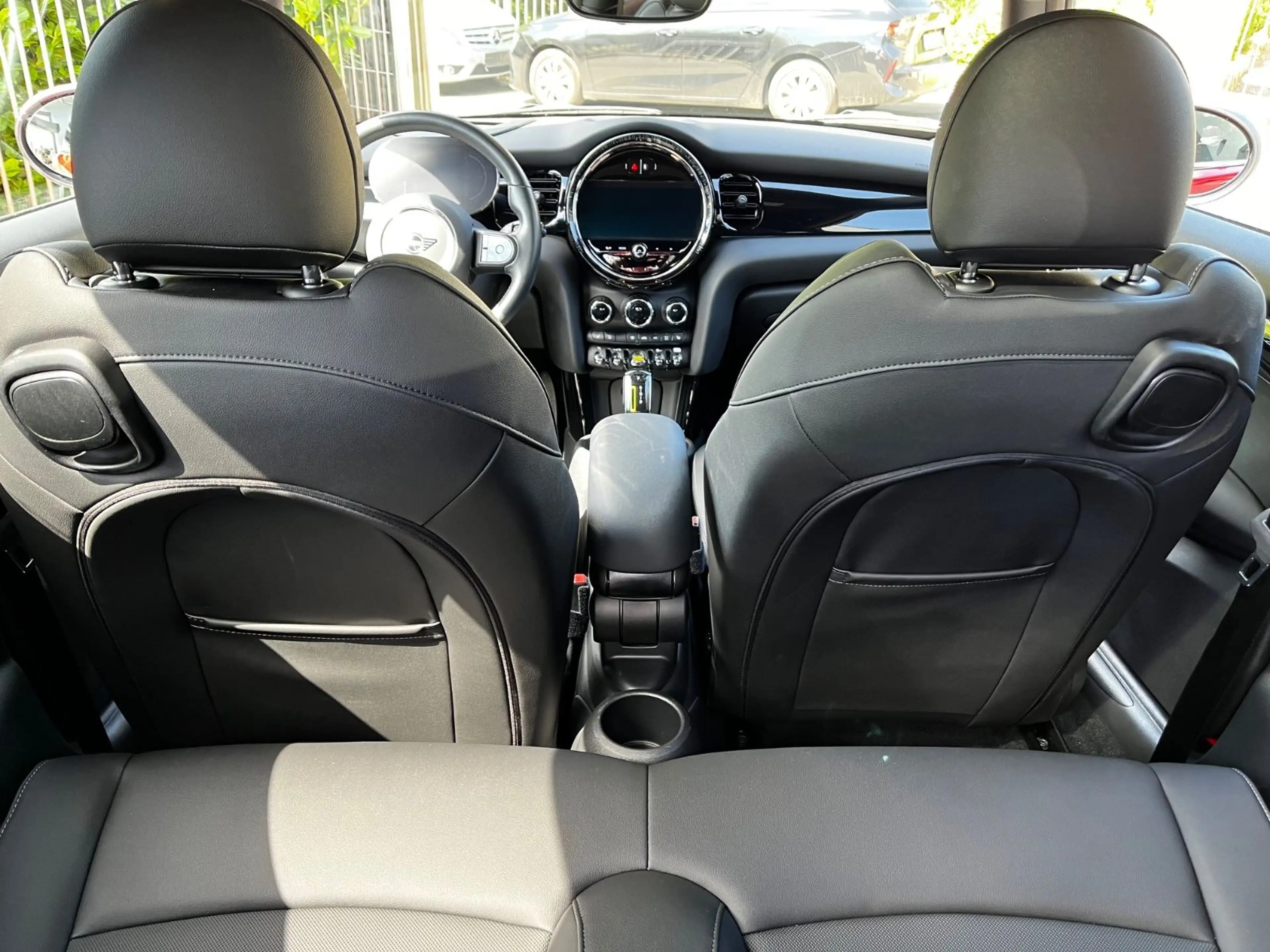 MINI Cooper SE Pano HUD Navi LED KAM DAB H/K Kom — photo 12