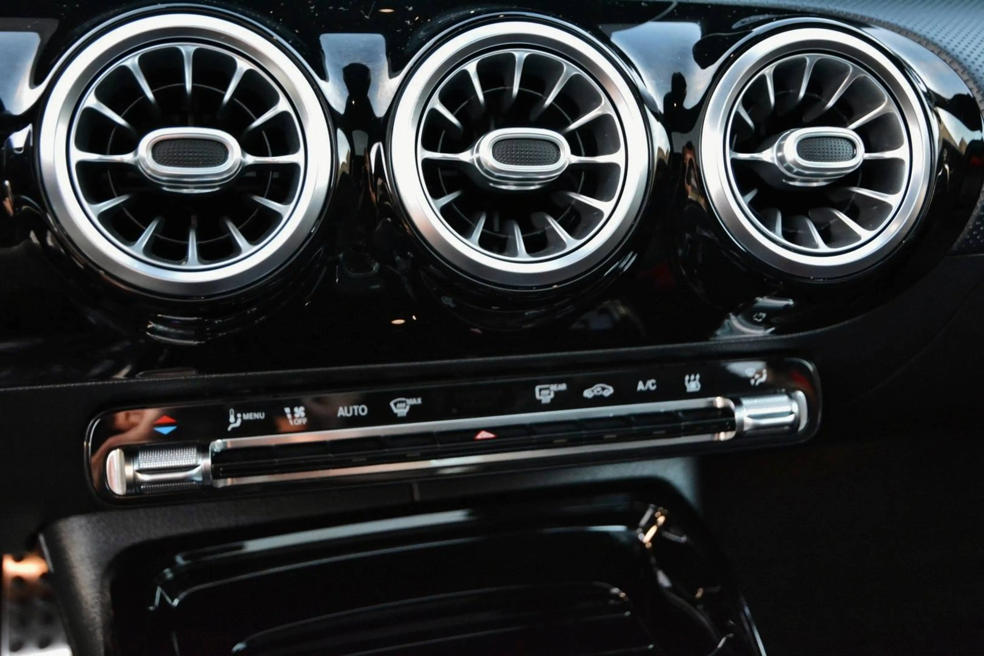 Mercedes-Benz A 35 AMG A 35 AMG 4-Matic **LOOK A45 AMG**PERFORMANCE ZETELS** FULL BLACK** — photo 37