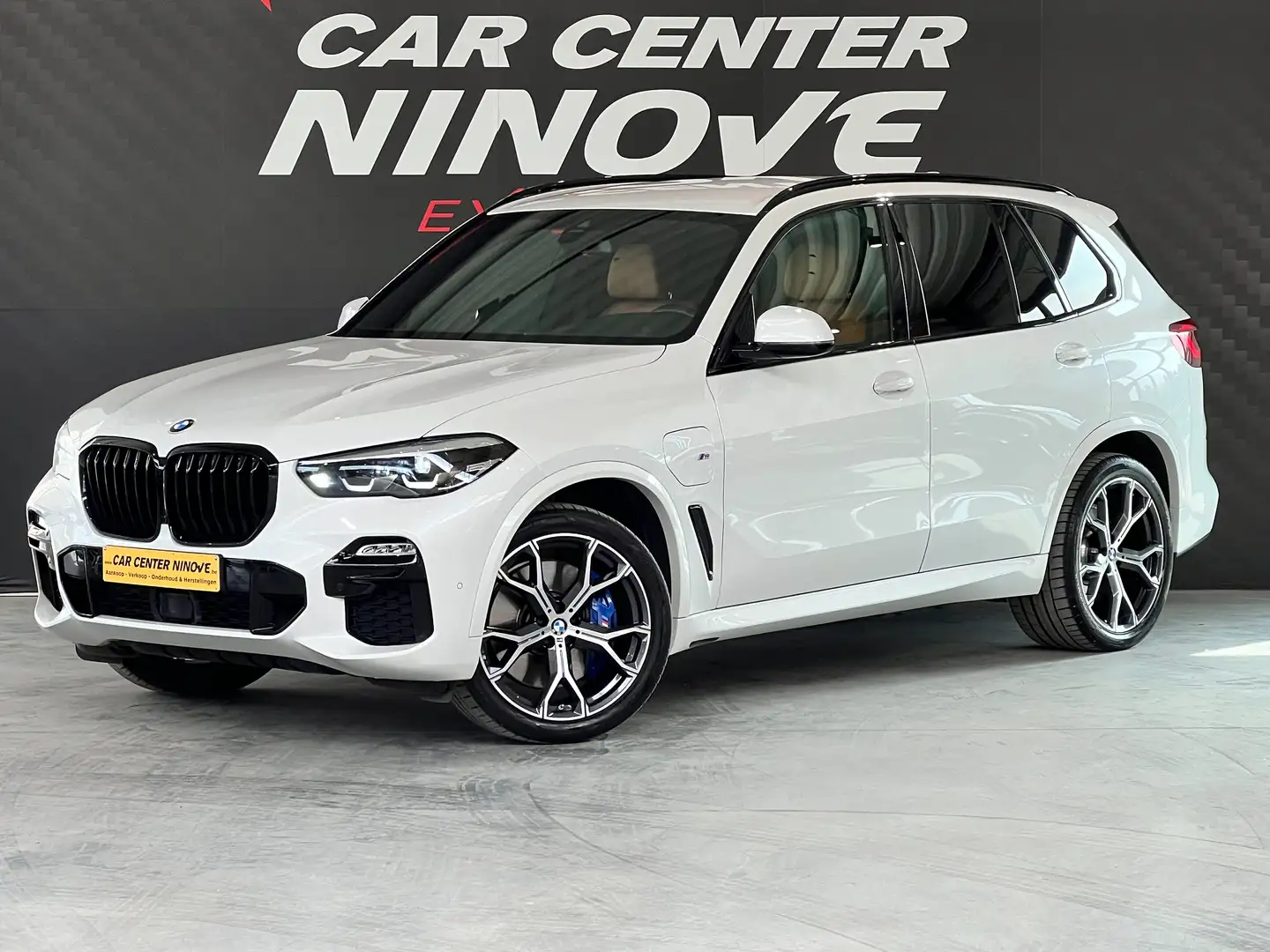 BMW X5 3.0AS xDrive45e PHEV // M-Pack // HUD // Adapt CC Blanc - 1