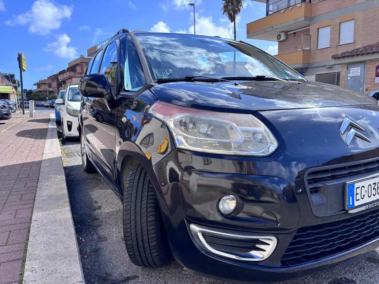 Citroen C3 Picasso 1.6 HDi 90 Exclusive Чорний - 1