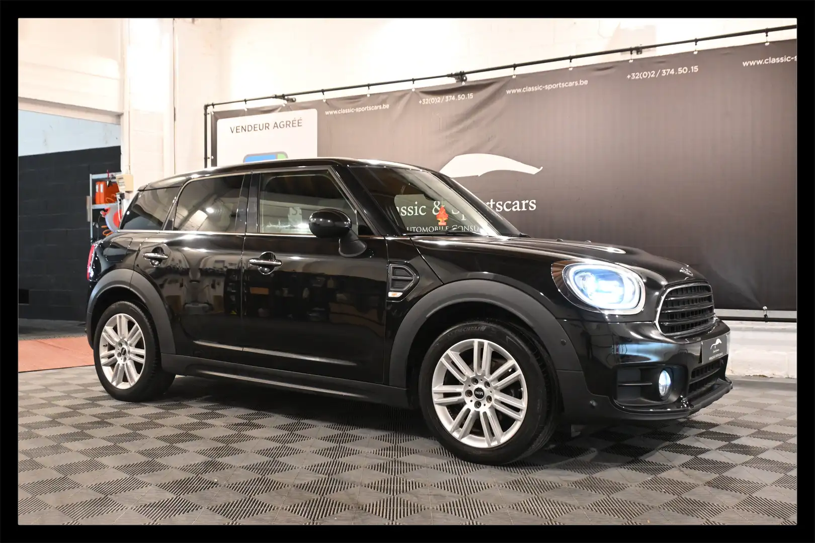 MINI One Countryman 1.5i EURO 6b / LEDS / CUIR / GPS NAVI / BLUETOOTH Noir - 1