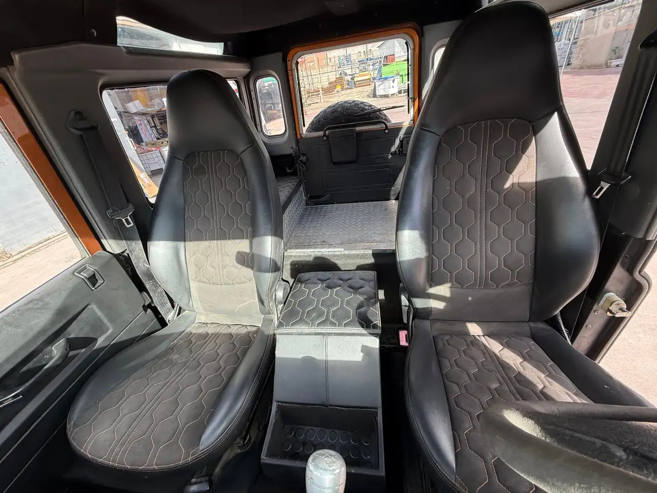Land Rover Defender 90 2.5 td5 County SW, foto 10