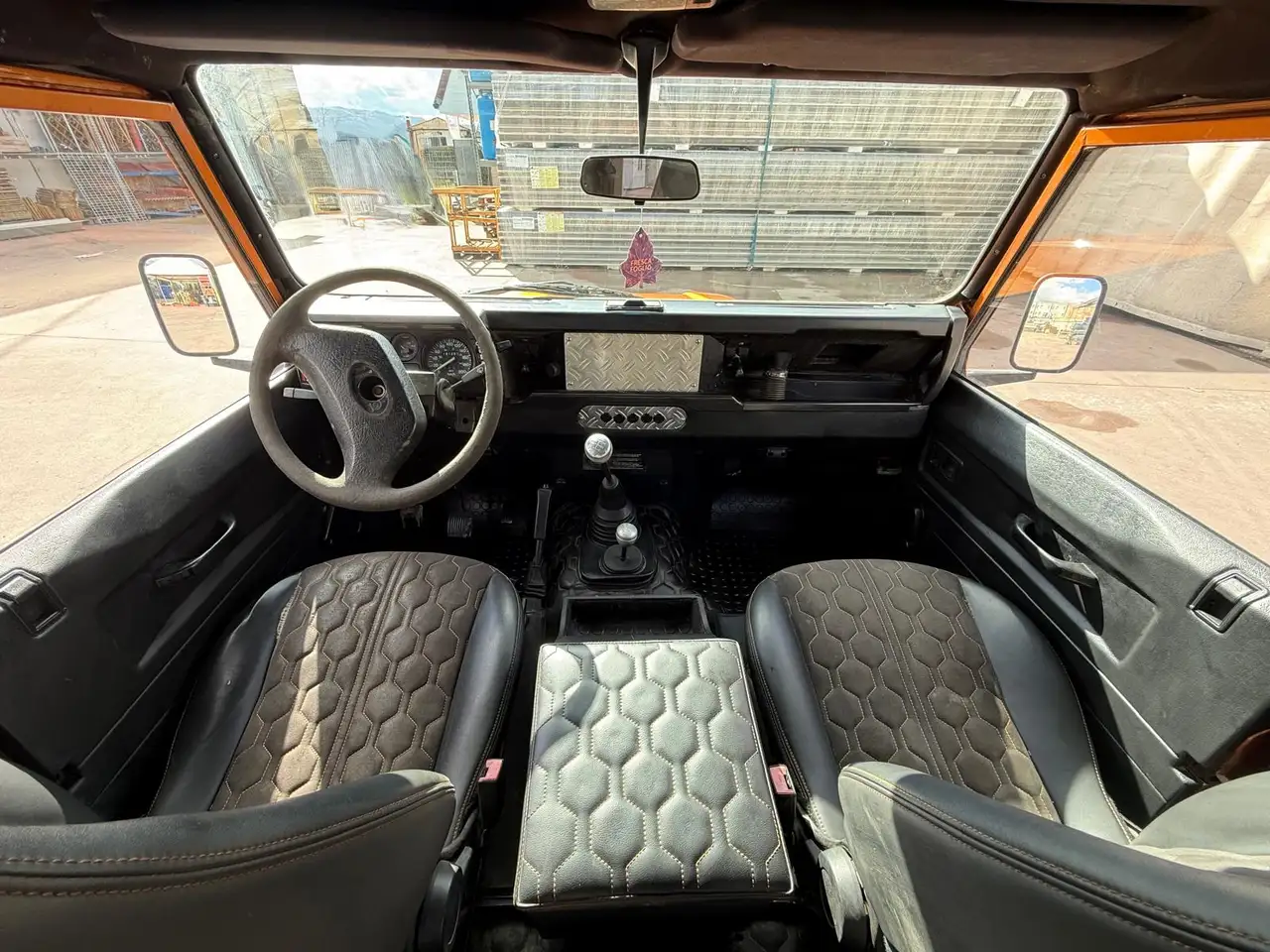 Land Rover Defender 90 2.5 td5 County SW, foto 9