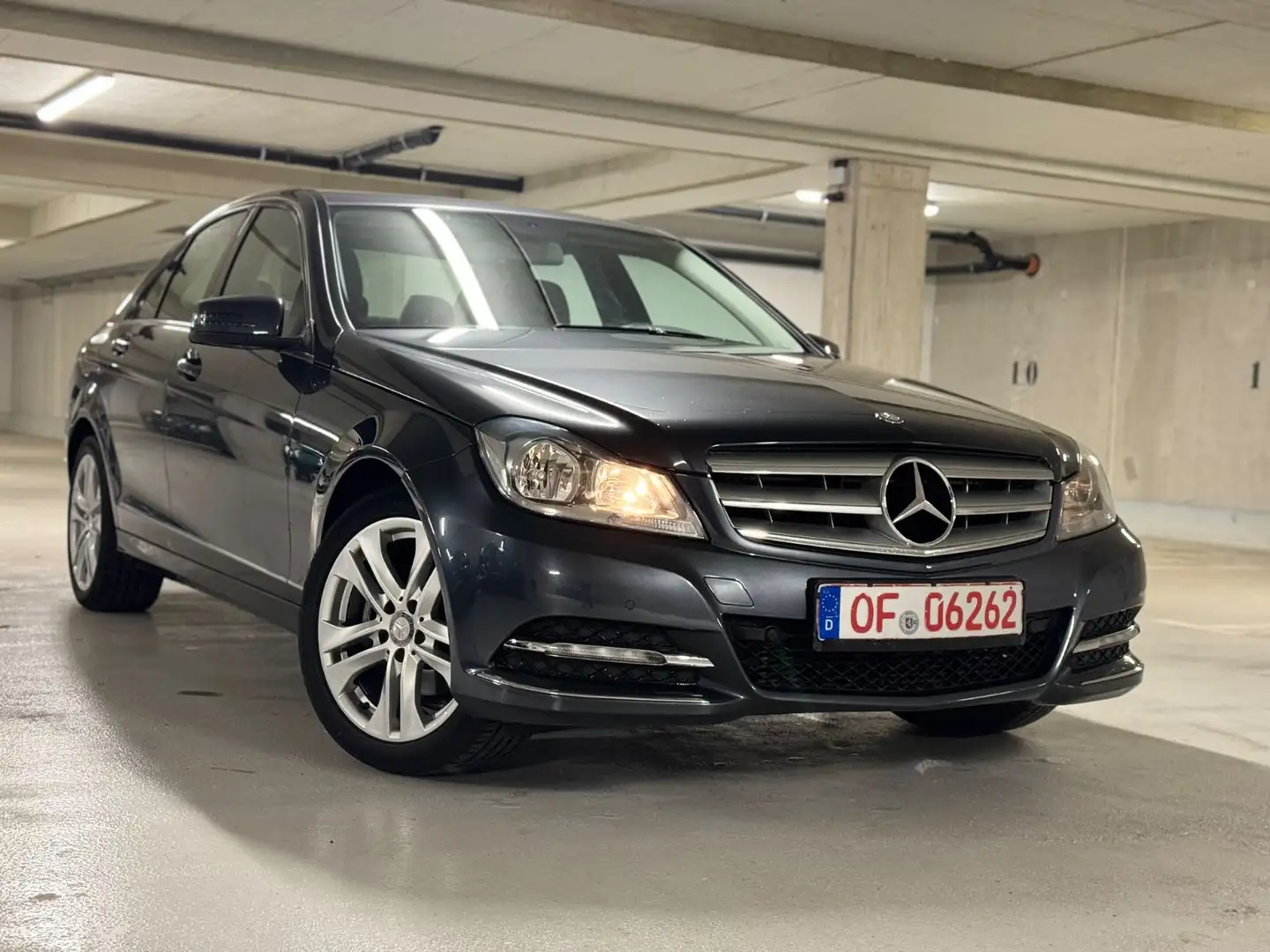 Mercedes-Benz C 180 CGI BlueEfficiency*Automatik*AHK*Garantie Gris - 1