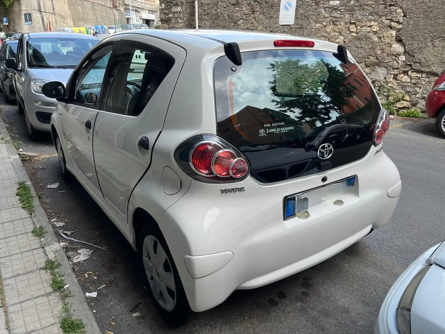 Toyota Aygo Aygo 5p 1.0 Now Connect Blanco - 1