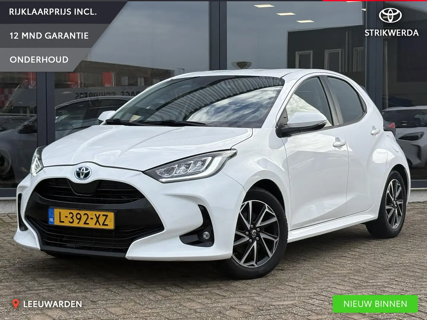 Toyota Yaris 1.5 Hybrid Business Plus Wit - 1
