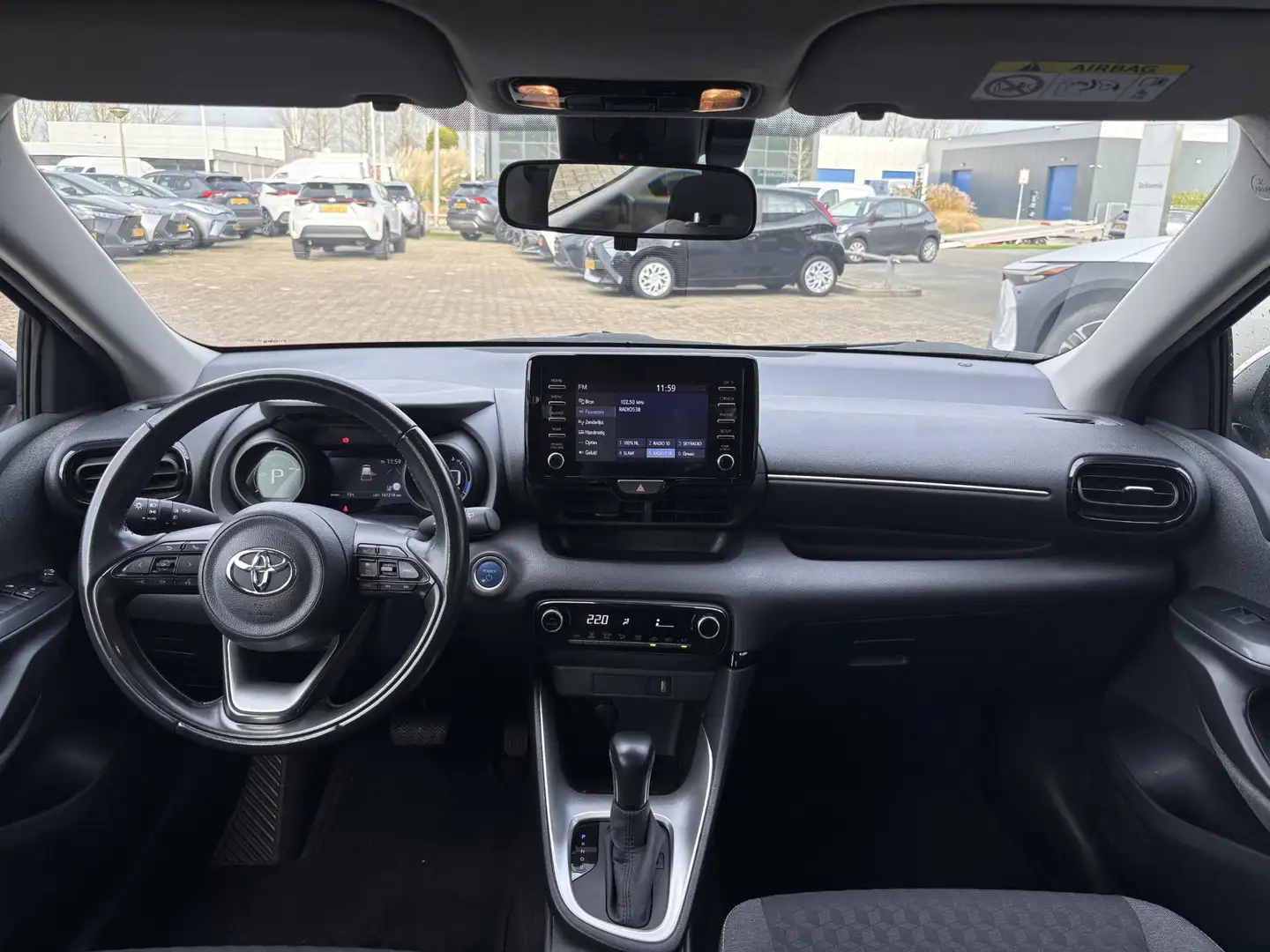 Toyota Yaris 1.5 Hybrid Business Plus Wit - 2