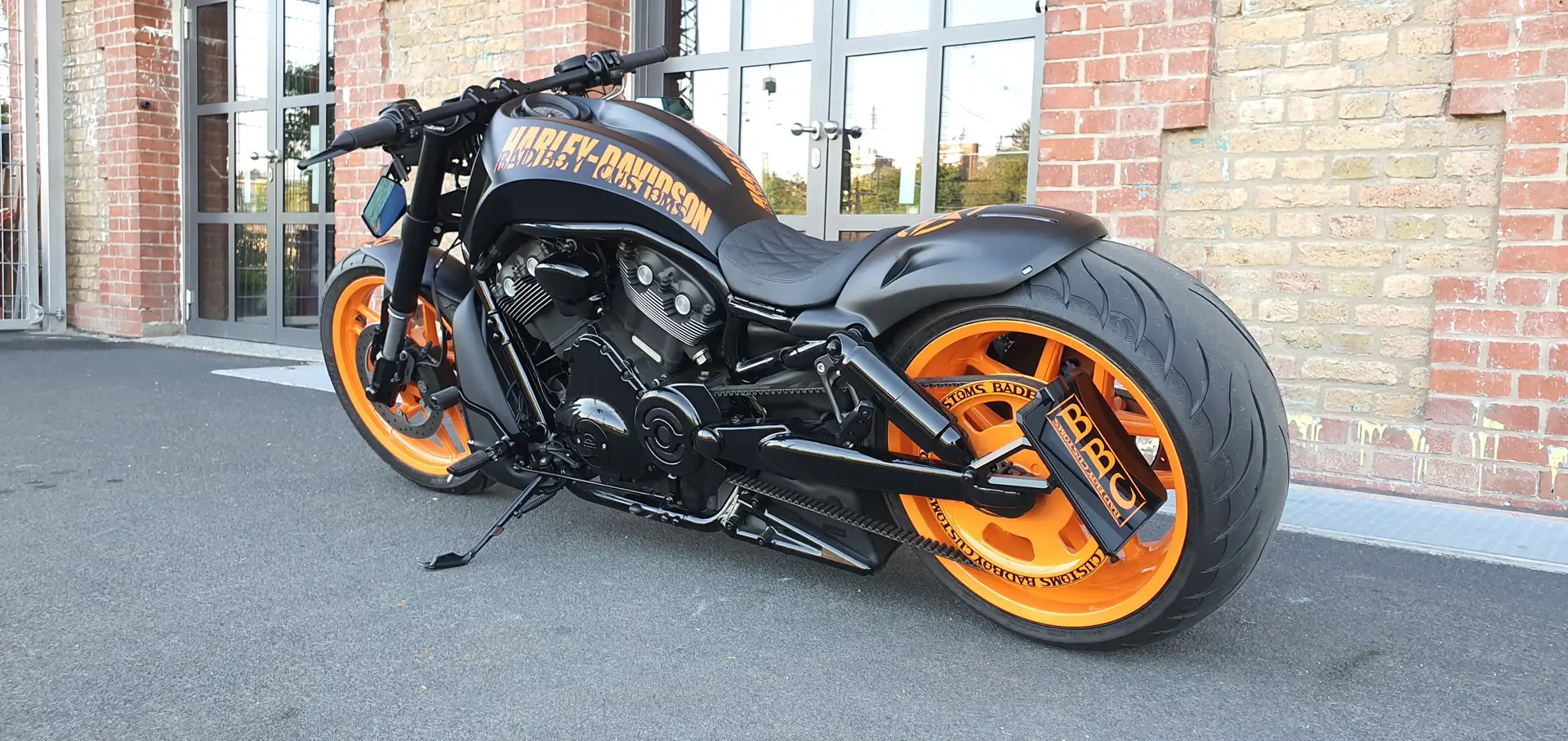 Harley-Davidson Night Rod Night Rod Special"GEO orange matt" V-Rod Airride Schwarz - 2