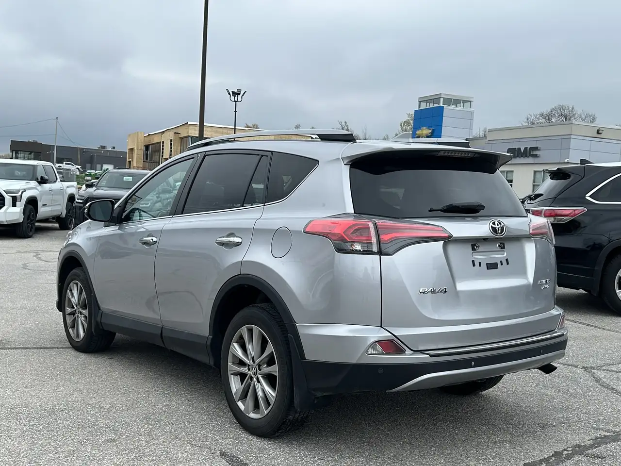 Toyota RAV 4 снимка Toyota RAV 4