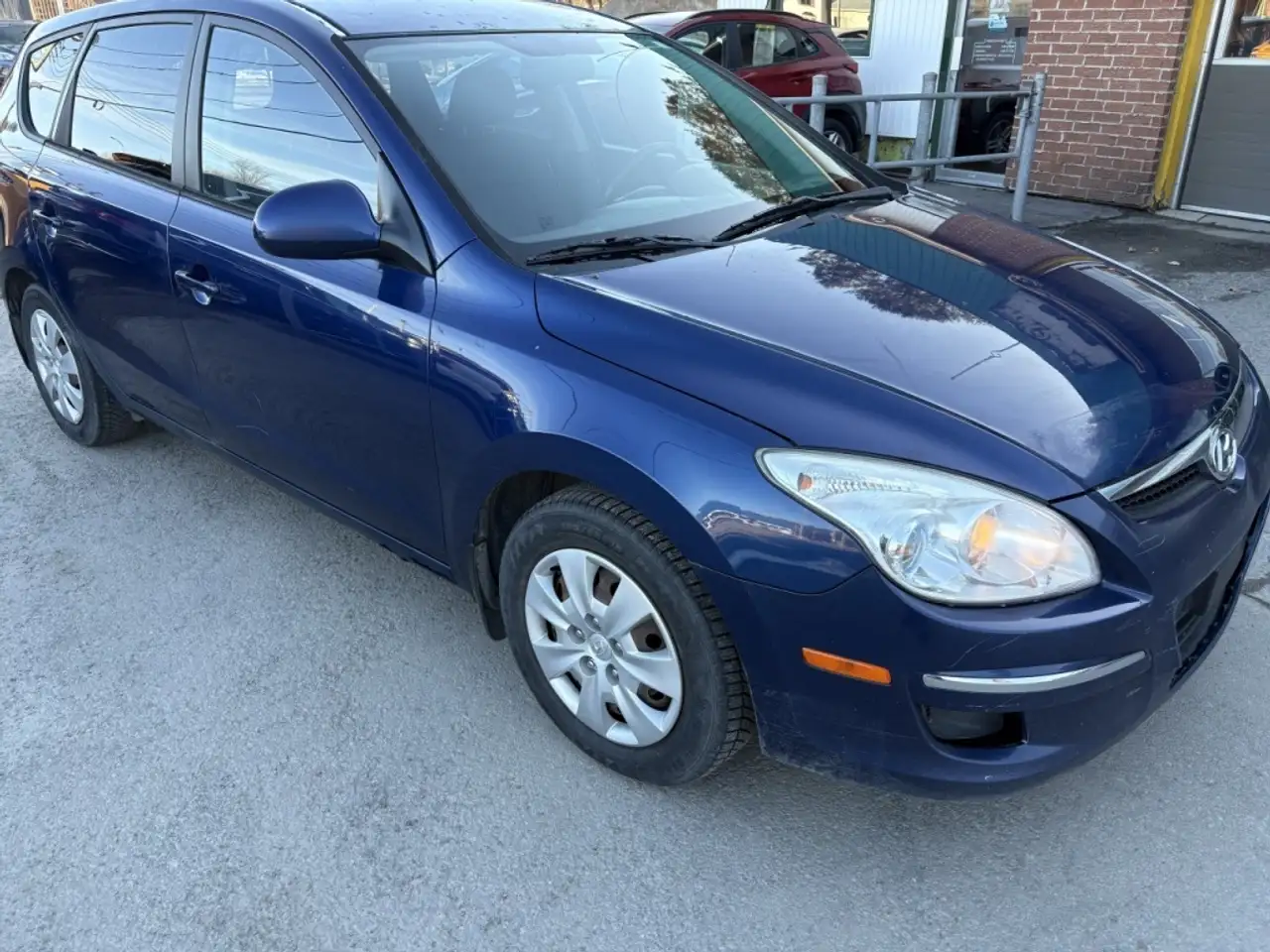 Hyundai ELANTRA снимка Hyundai ELANTRA